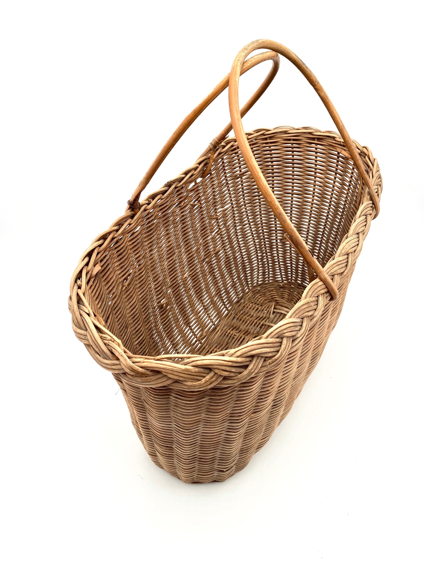 Le vieux panier de marché
