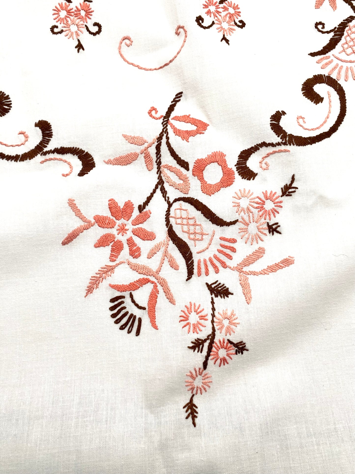 La nappe brodée au point de feston