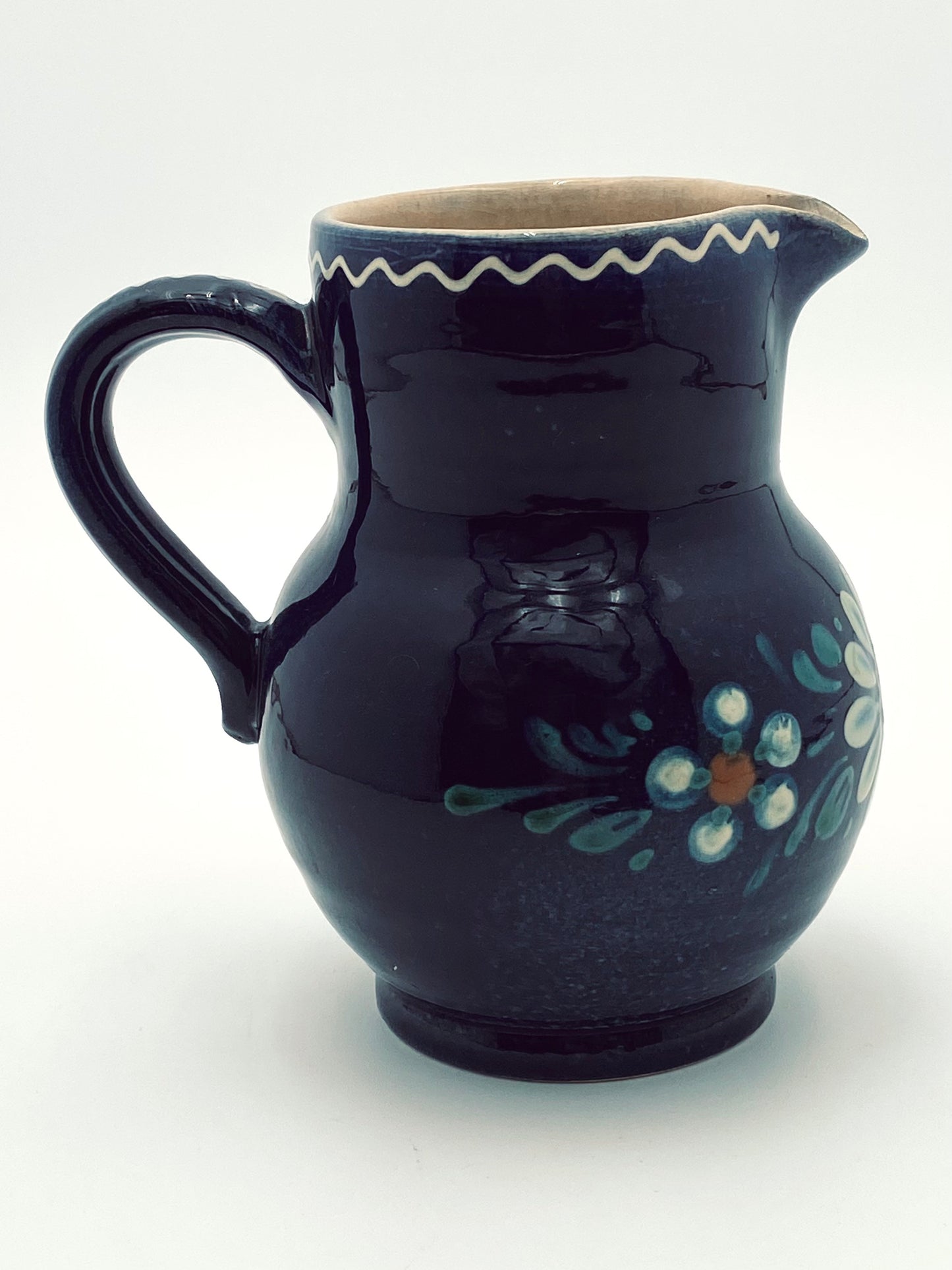 Le pichet alsacienne à fleurs bleues