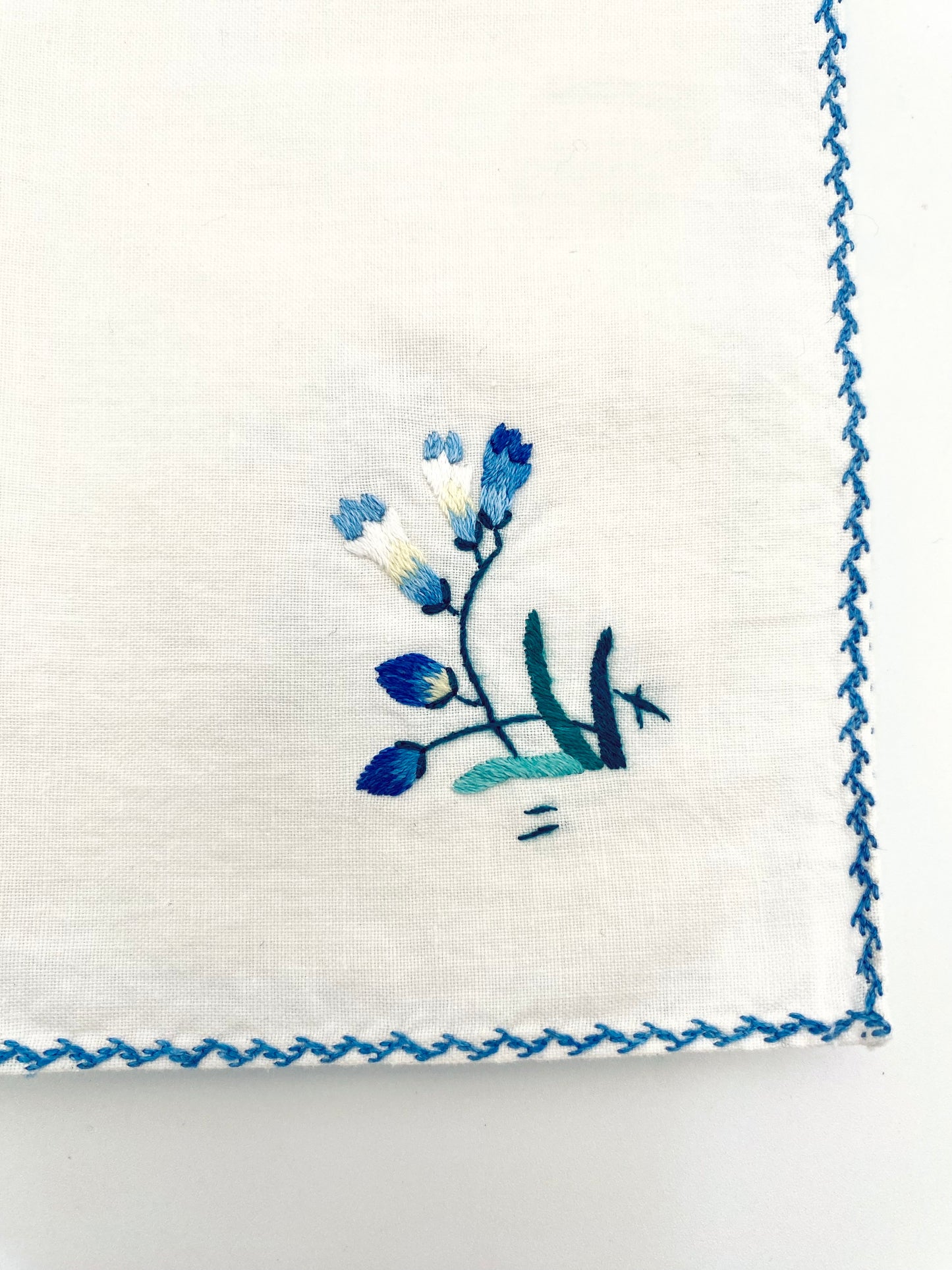 Les petites serviettes brodées