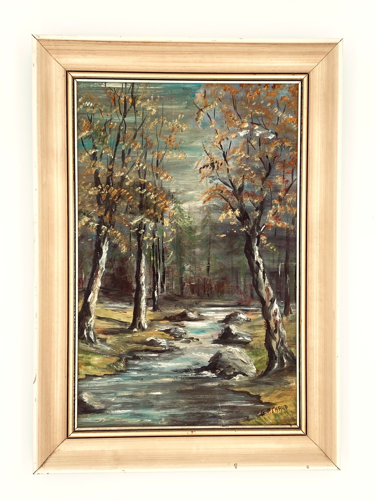 Les arbres et un ruisseau