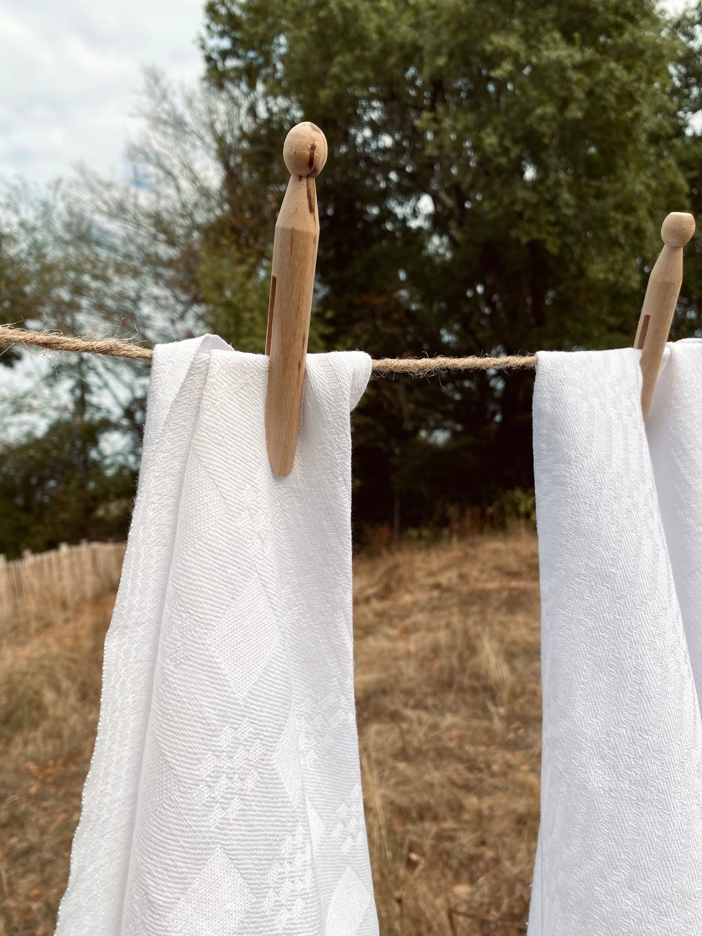 La très grande serviette blanche