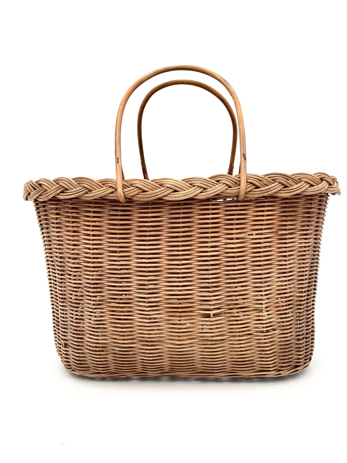 Le vieux panier de marché