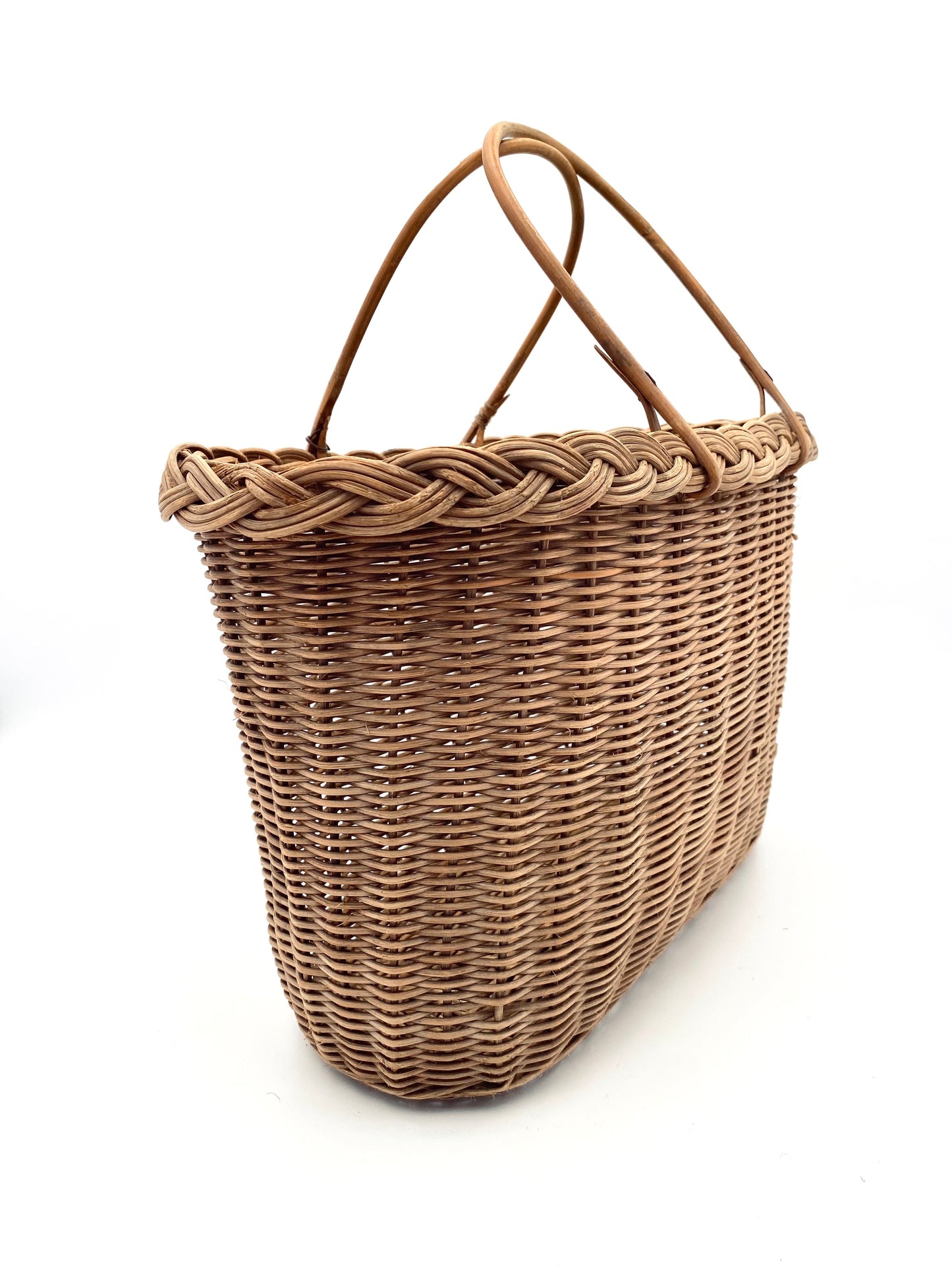 Le vieux panier de marché