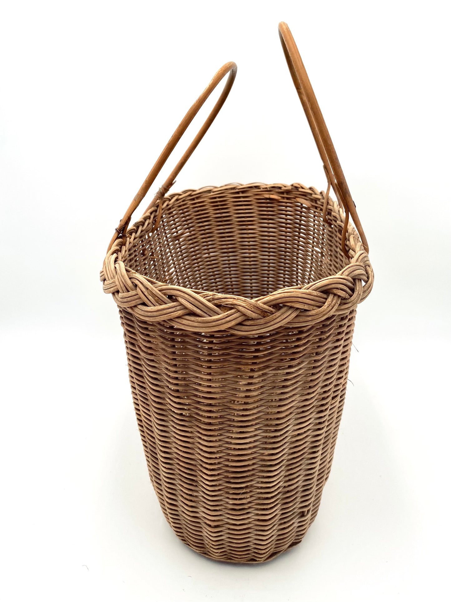 Le vieux panier de marché
