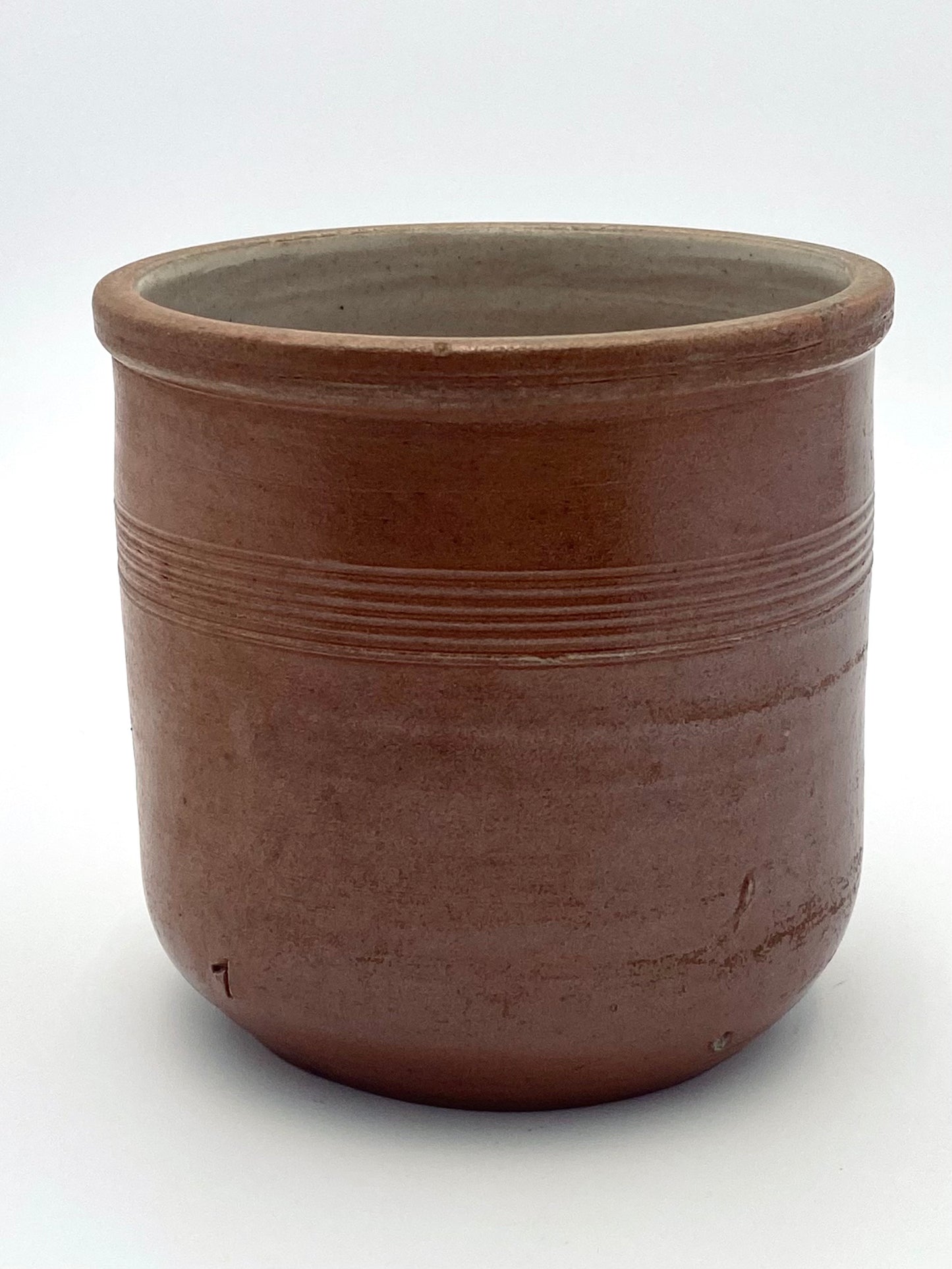 Le vieux pot en grès