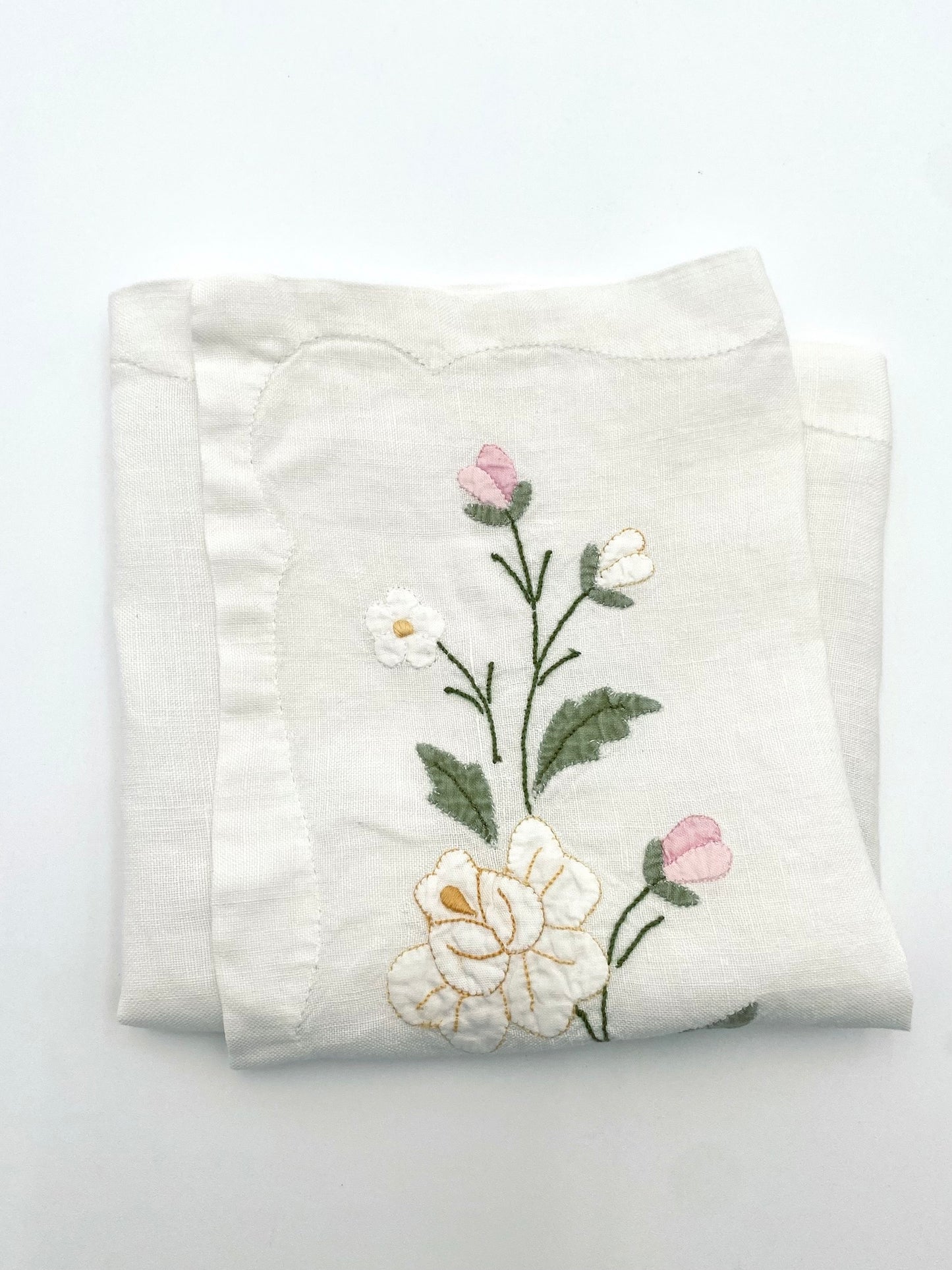 Les serviettes en lin à fleurs