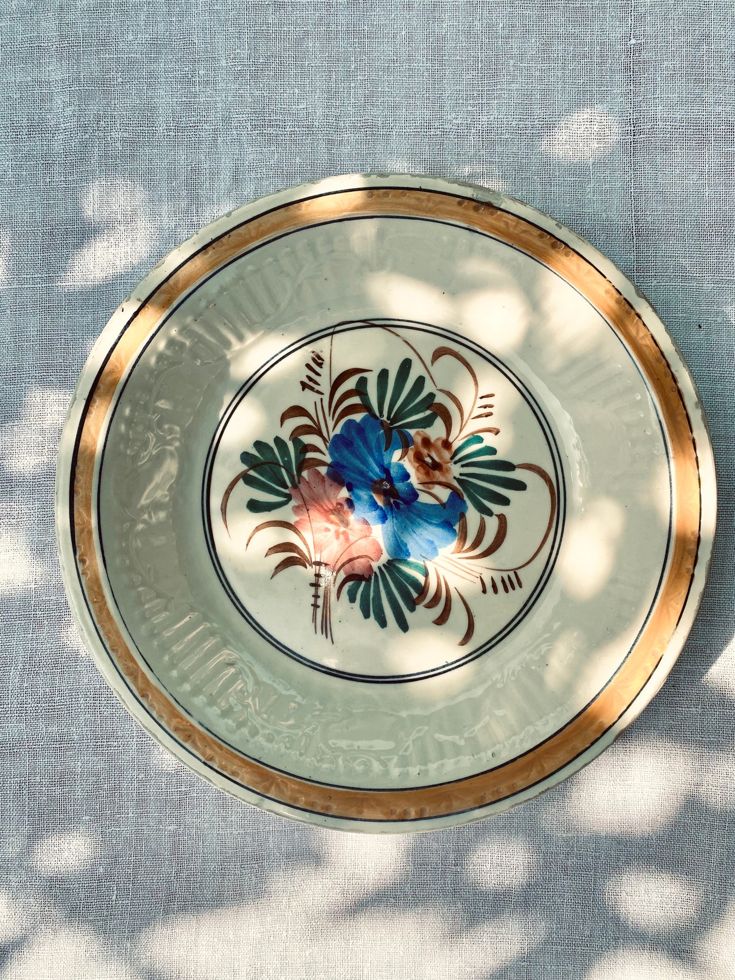 La grande assiette creuse