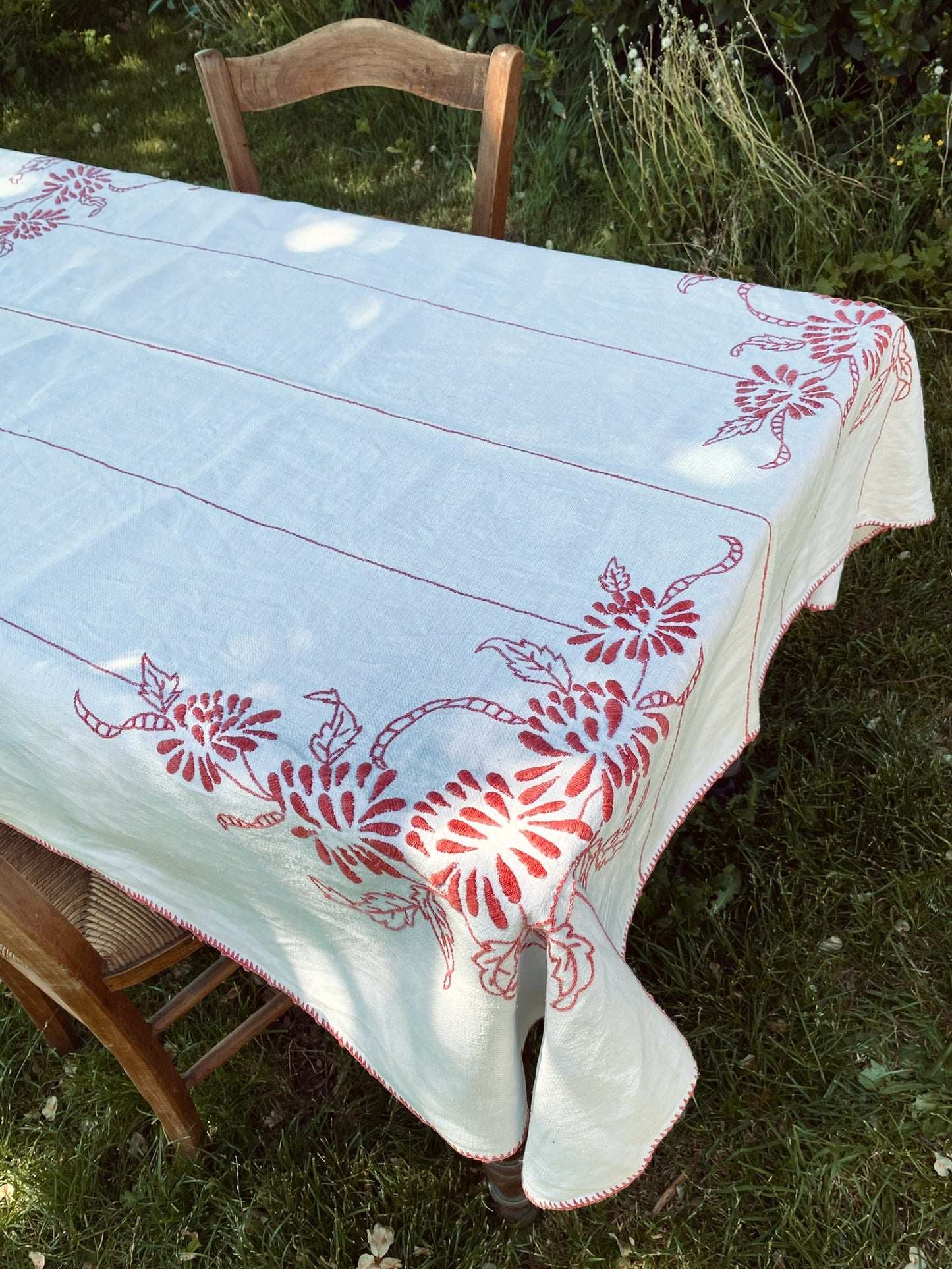 La vieille nappe brodée