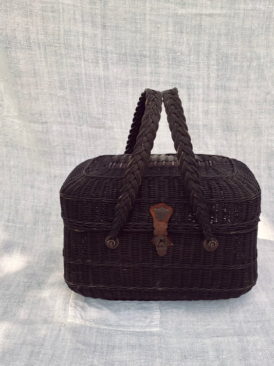 L'ancien panier bressan en osier tressé