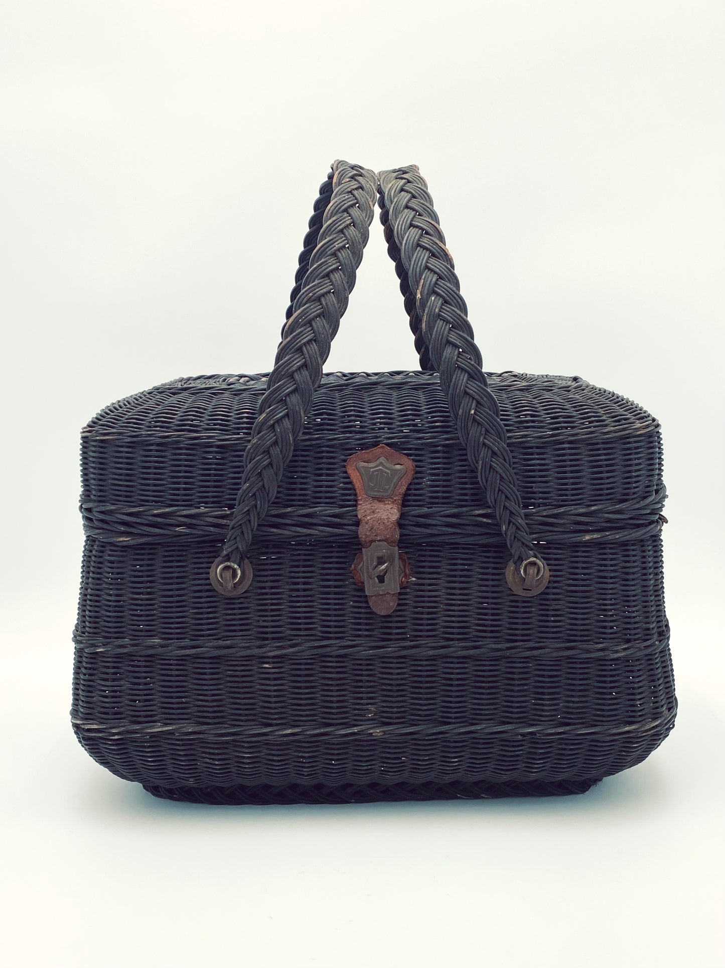 L'ancien panier bressan en osier tressé