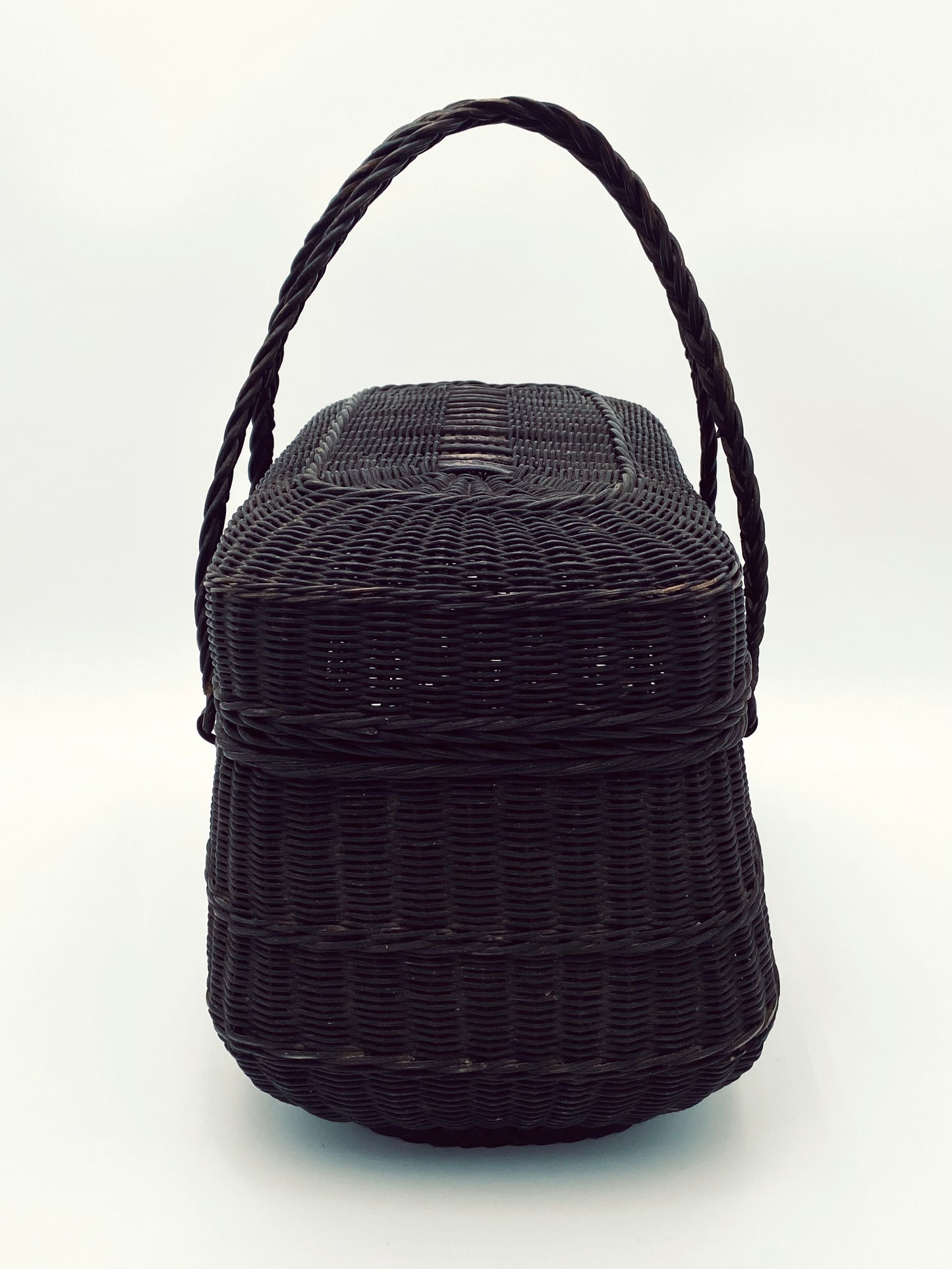 L'ancien panier bressan en osier tressé