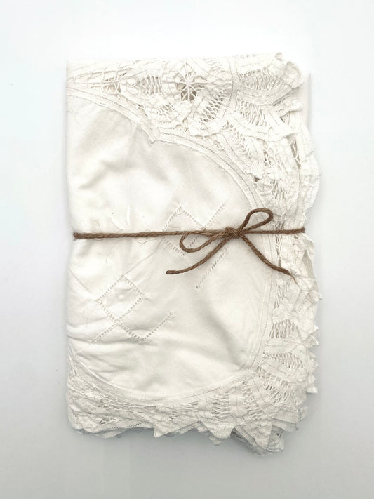 La petite nappe en dentelle