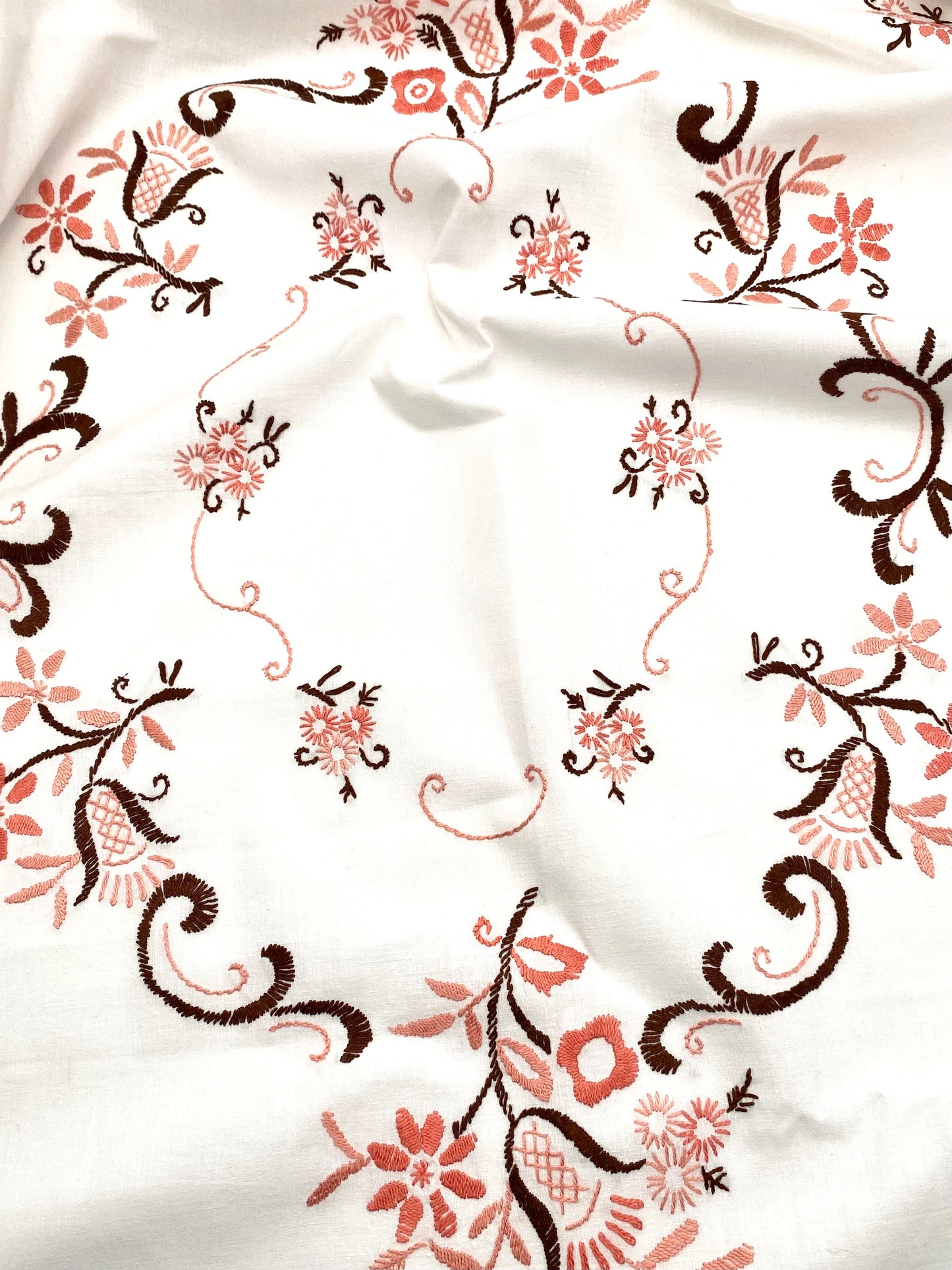 La nappe brodée au point de feston