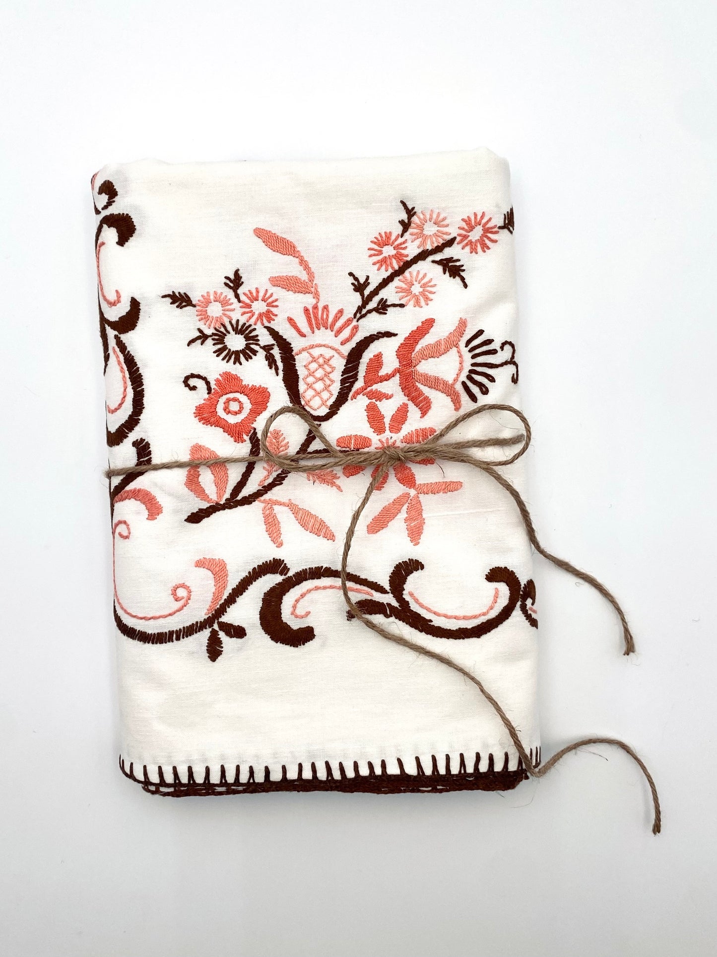 La nappe brodée au point de feston