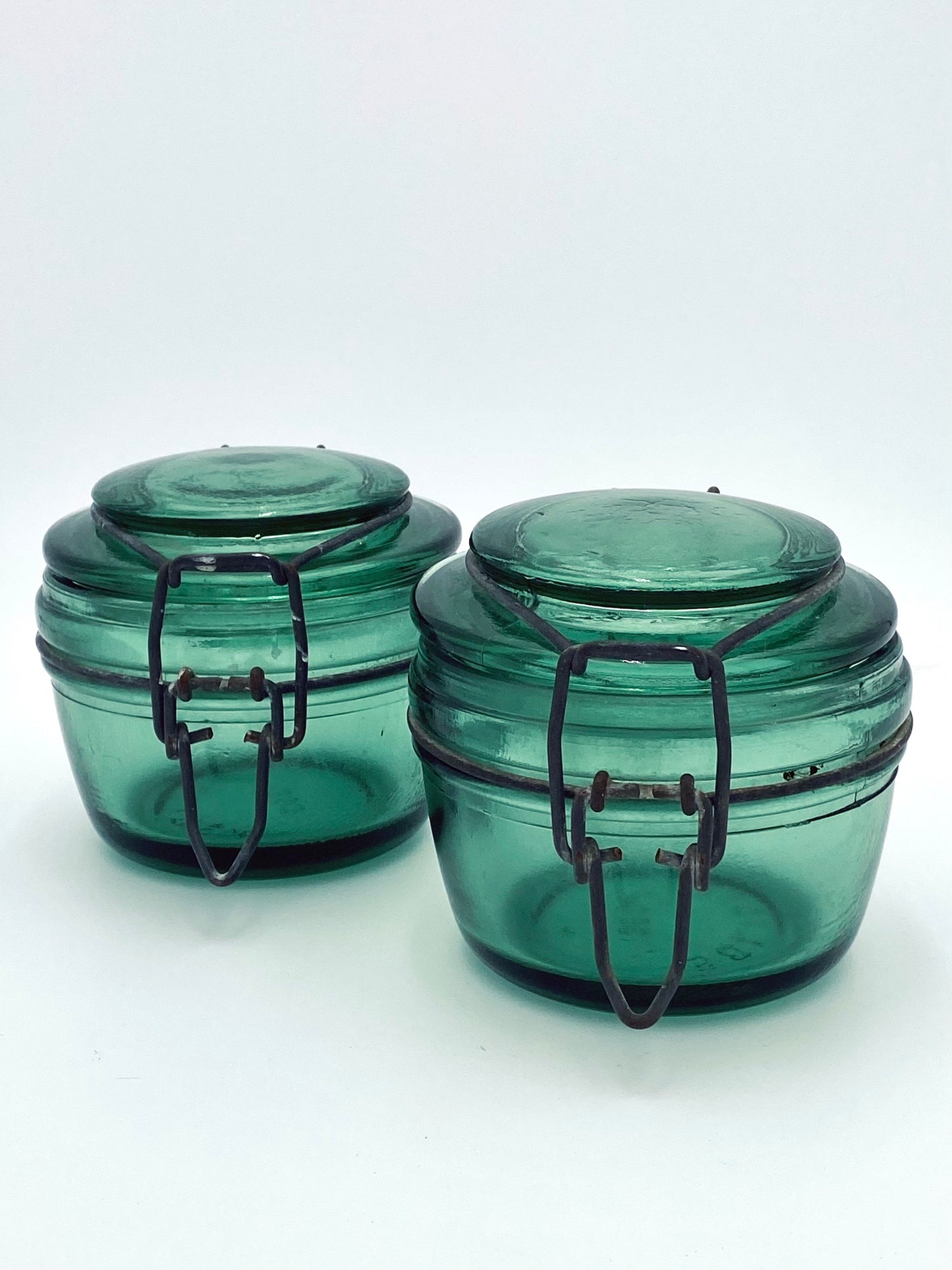 Le pot en verre vert