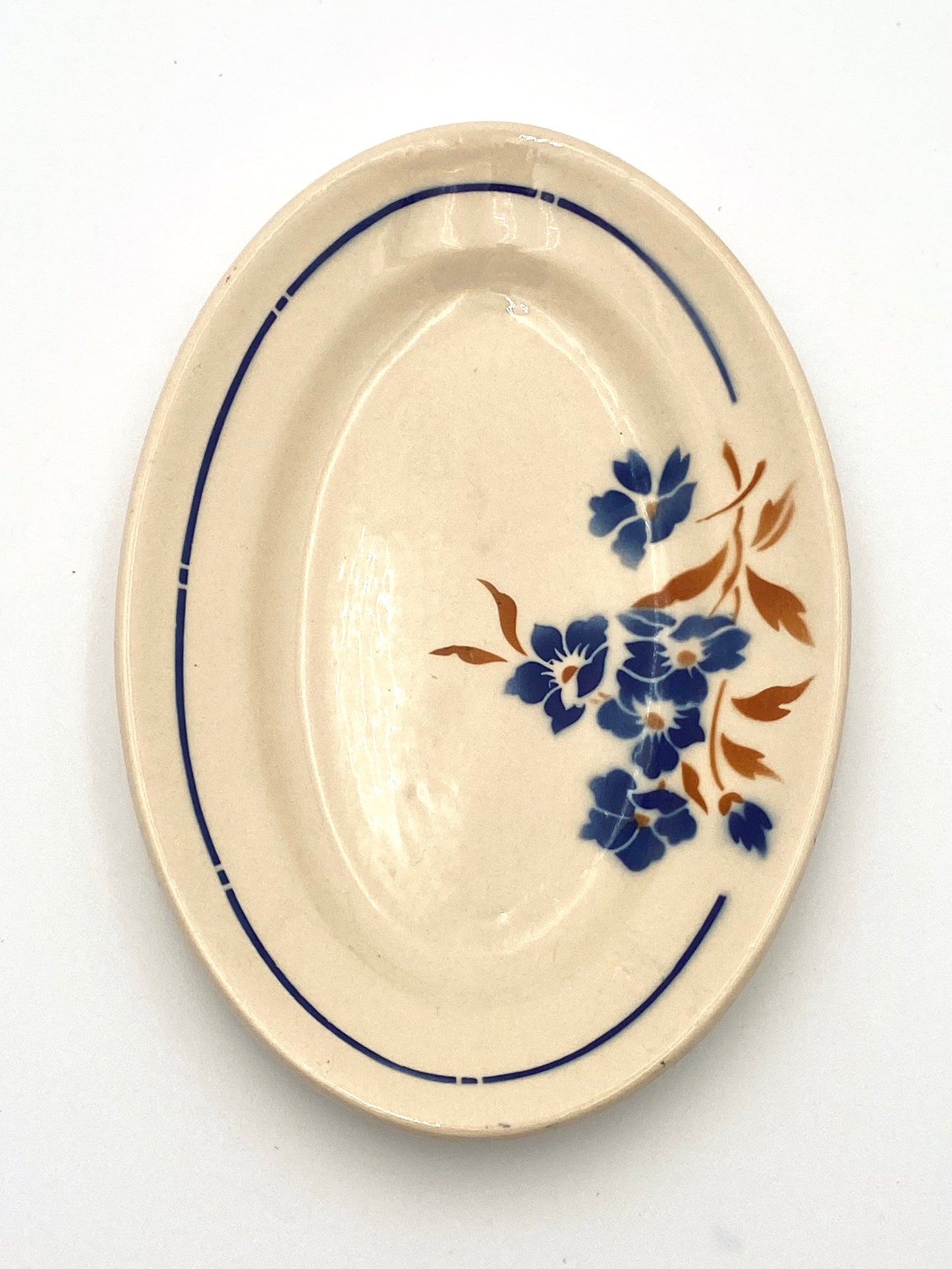 Les assiettes florales ovales