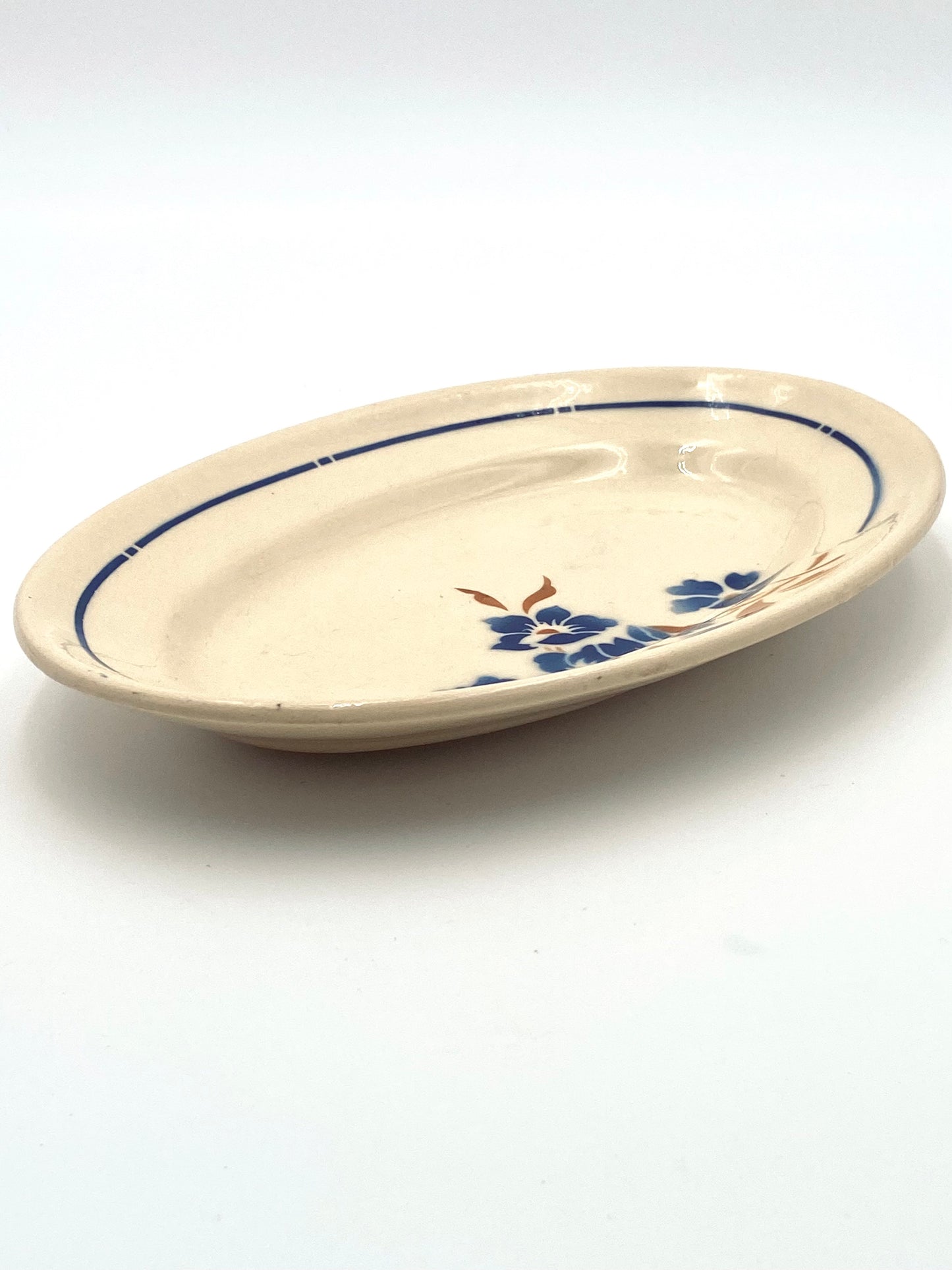 Les assiettes florales ovales