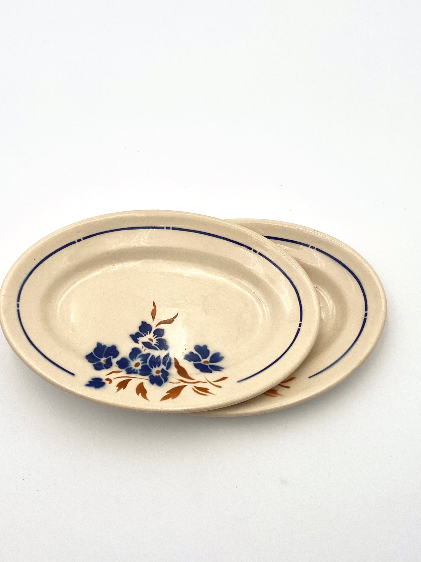 Les assiettes florales ovales