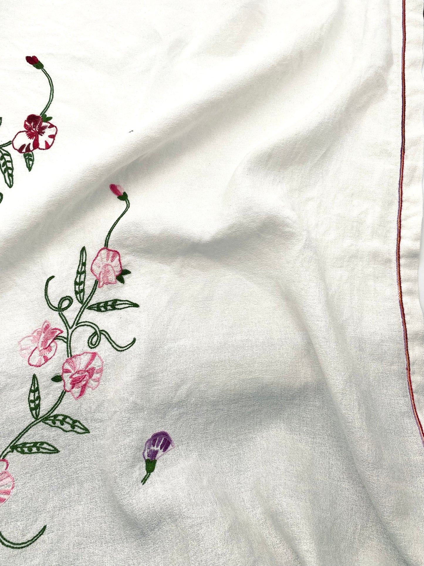 La vieille nappe à fleurs