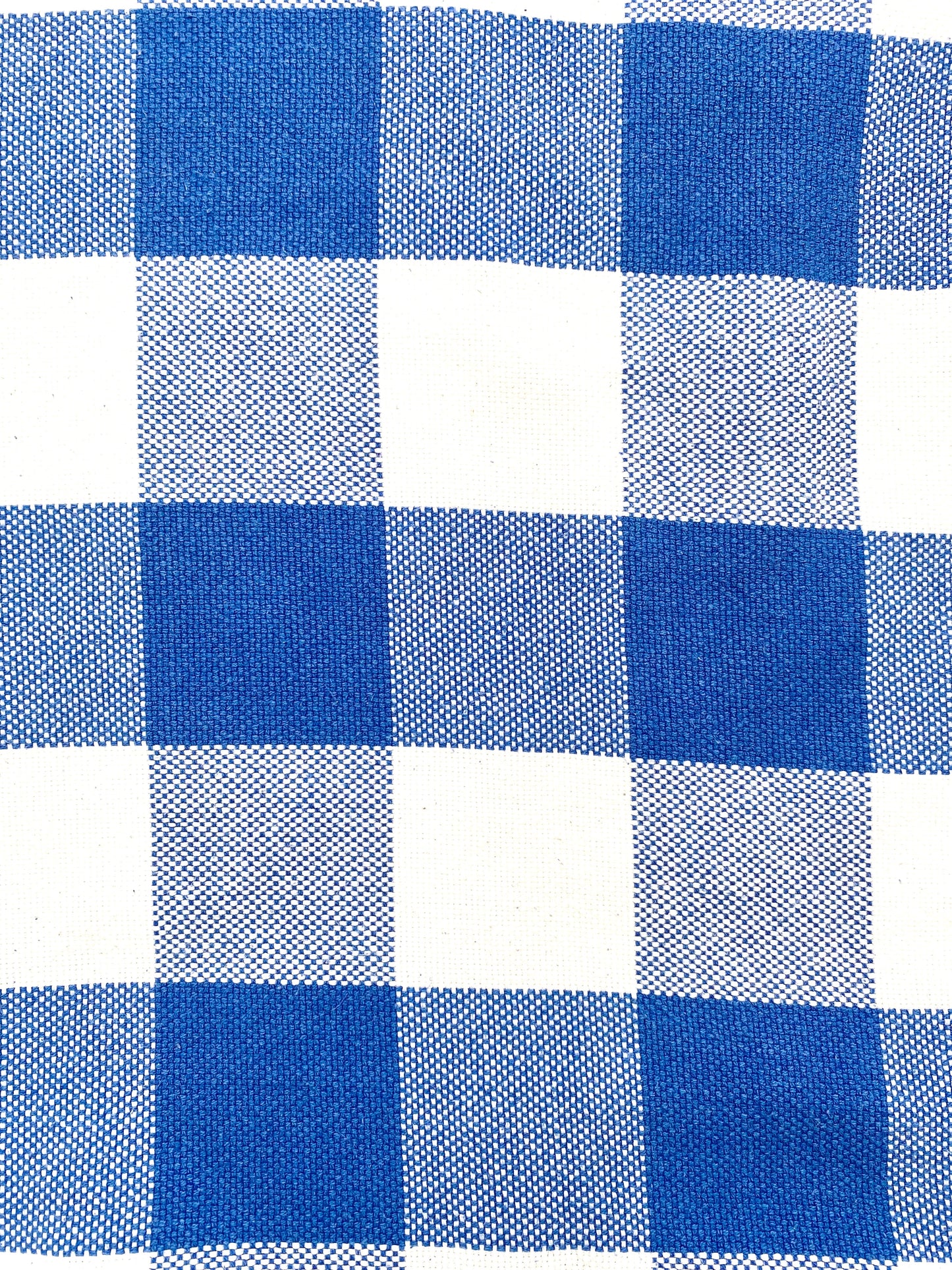 La nappe à carreaux bleus et blancs