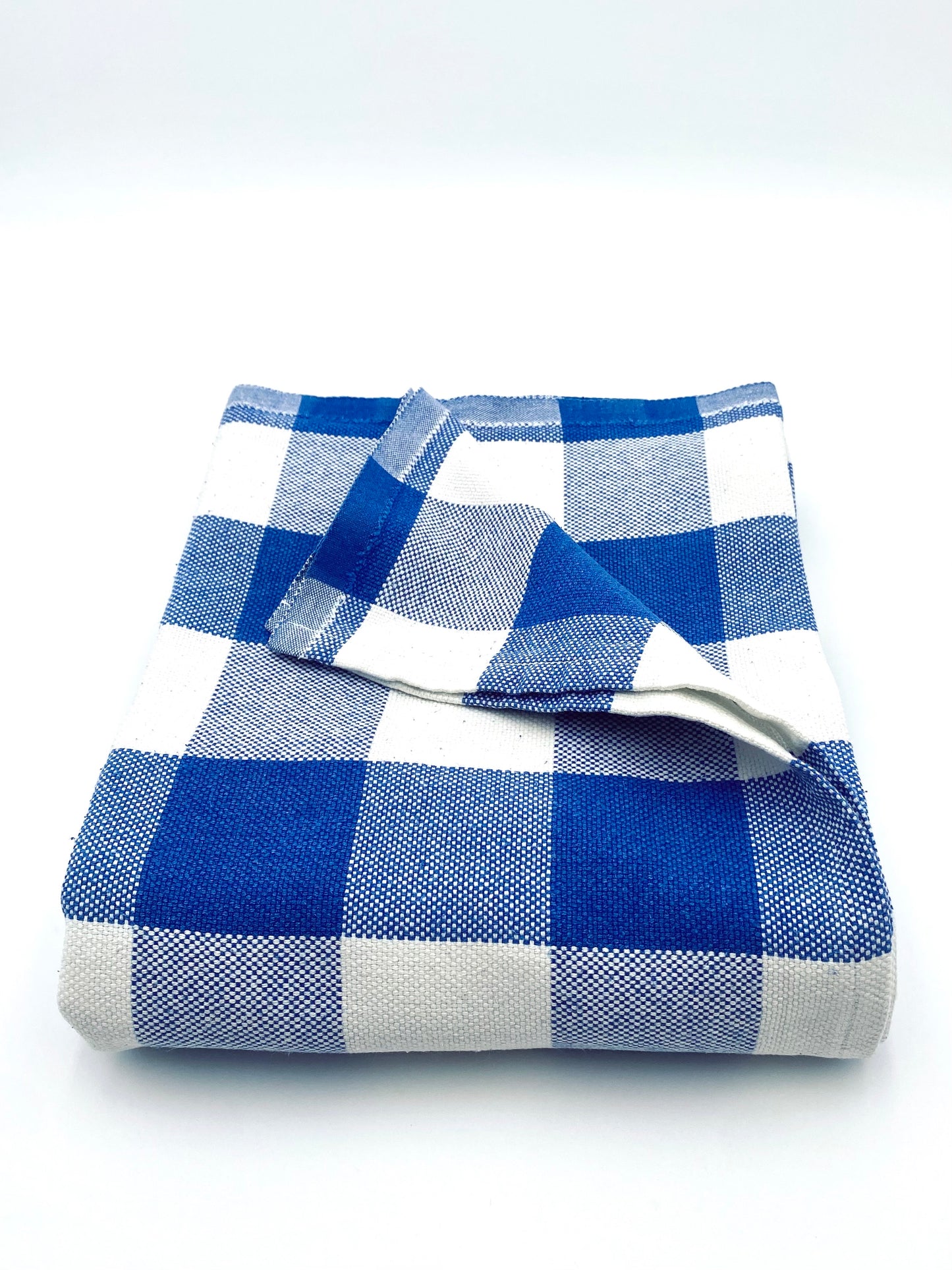 La nappe à carreaux bleus et blancs