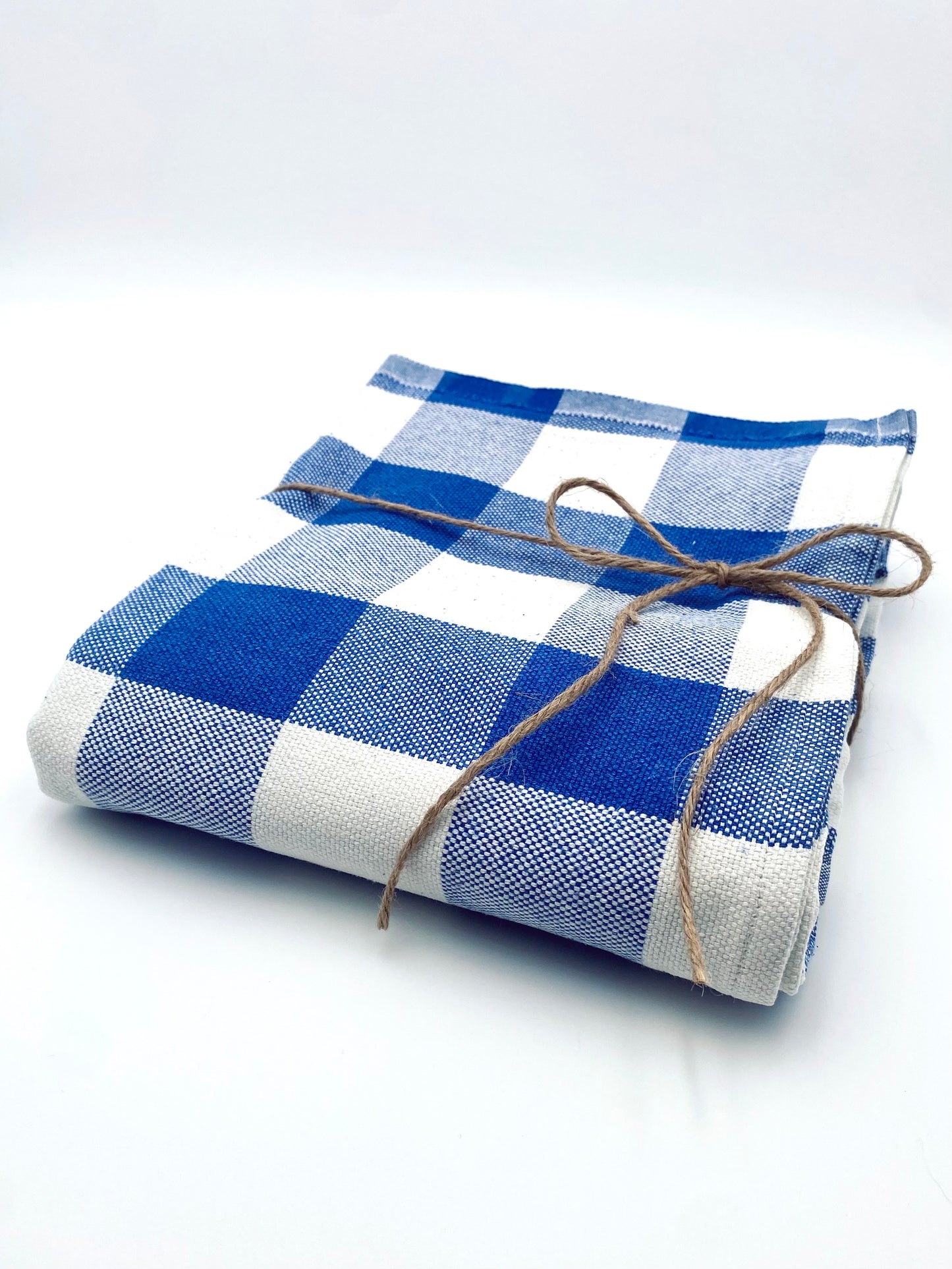 La nappe à carreaux bleus et blancs