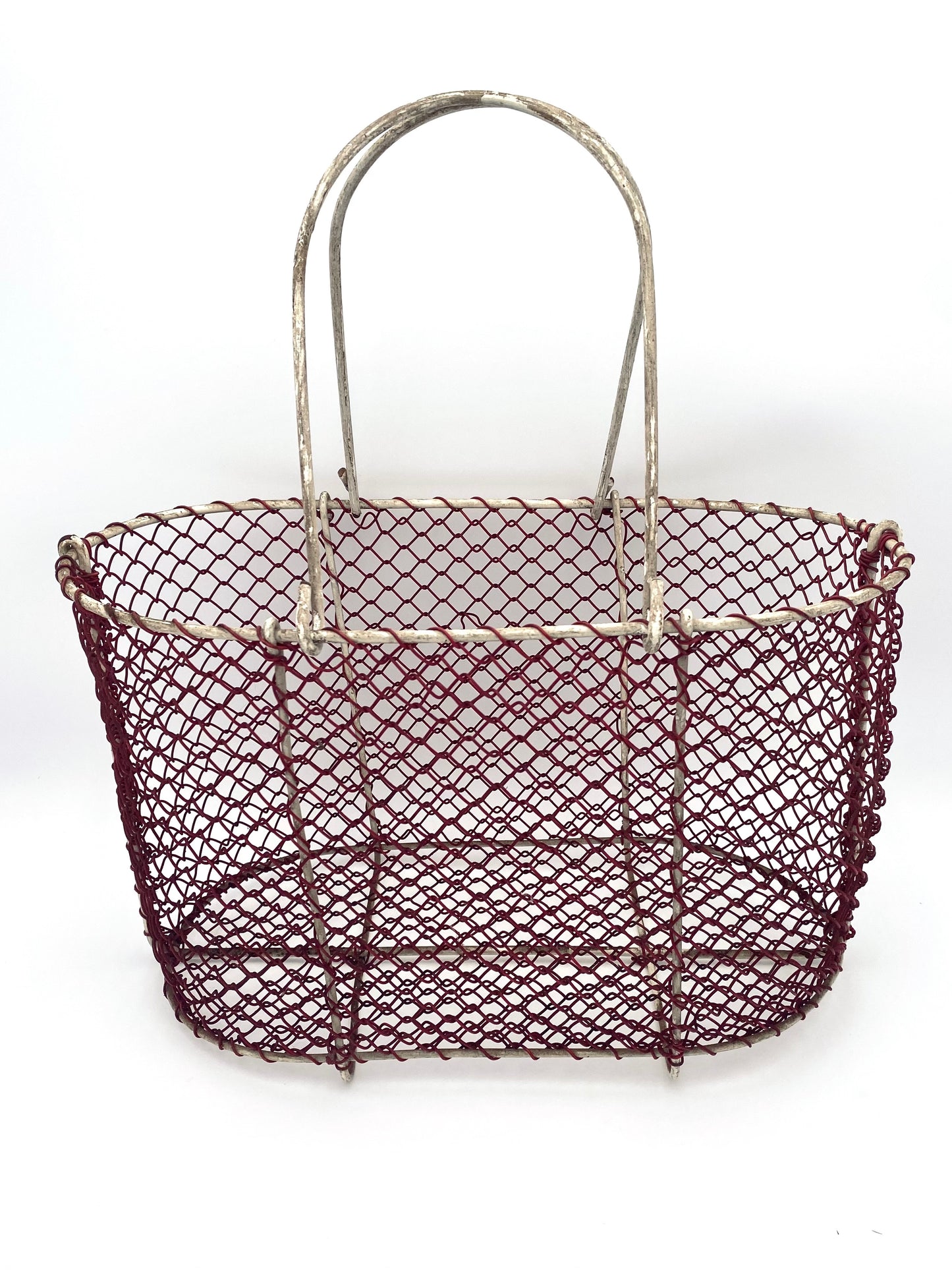 Le vieux panier en métal
