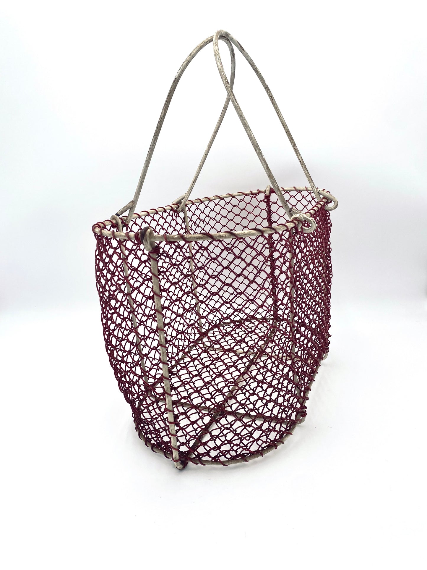 Le vieux panier en métal