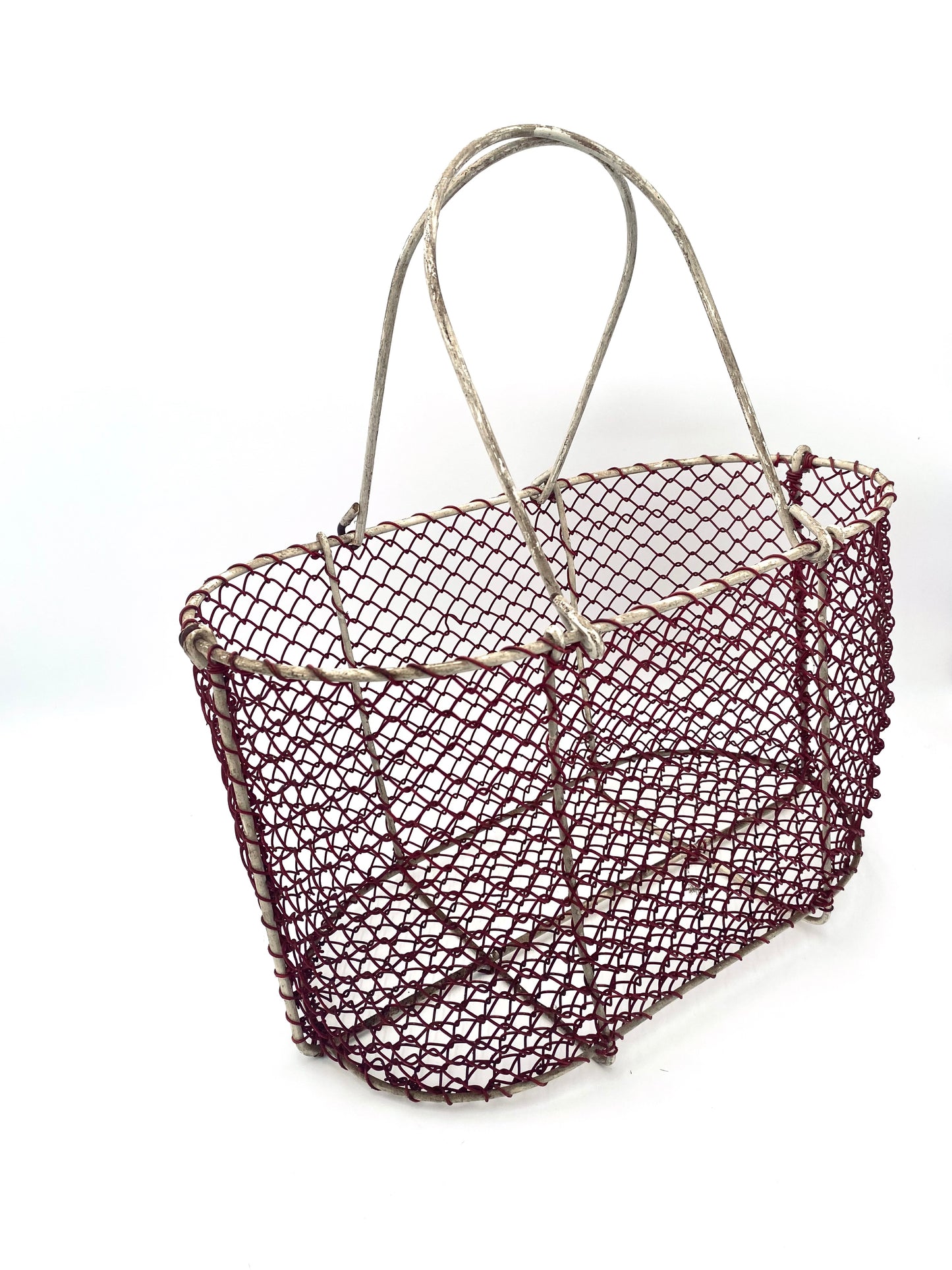 Le vieux panier en métal