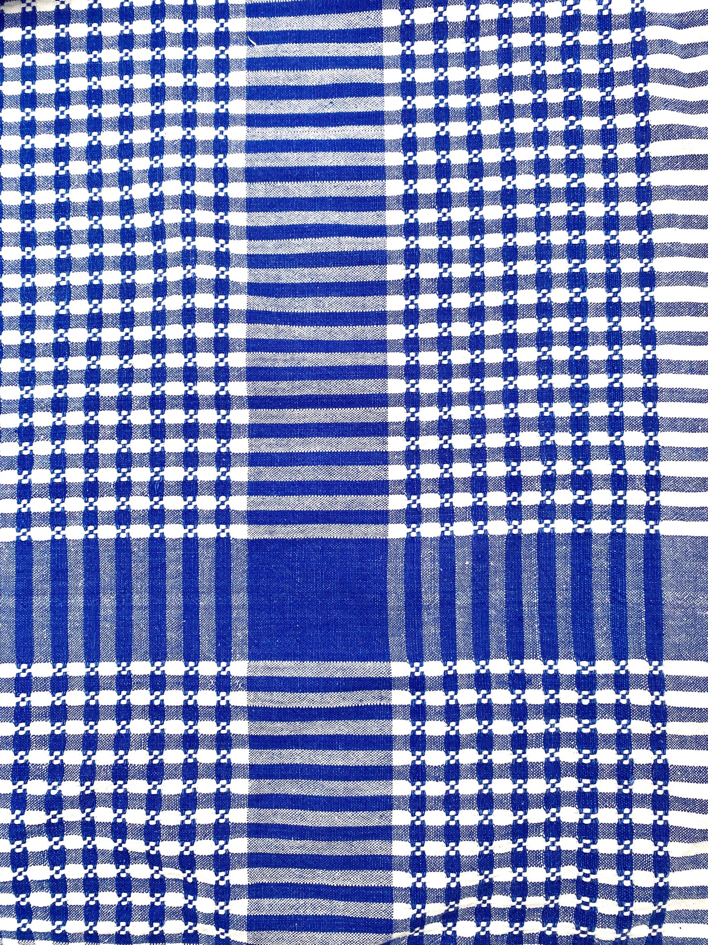 La nappe à carreaux avec 12 serviettes