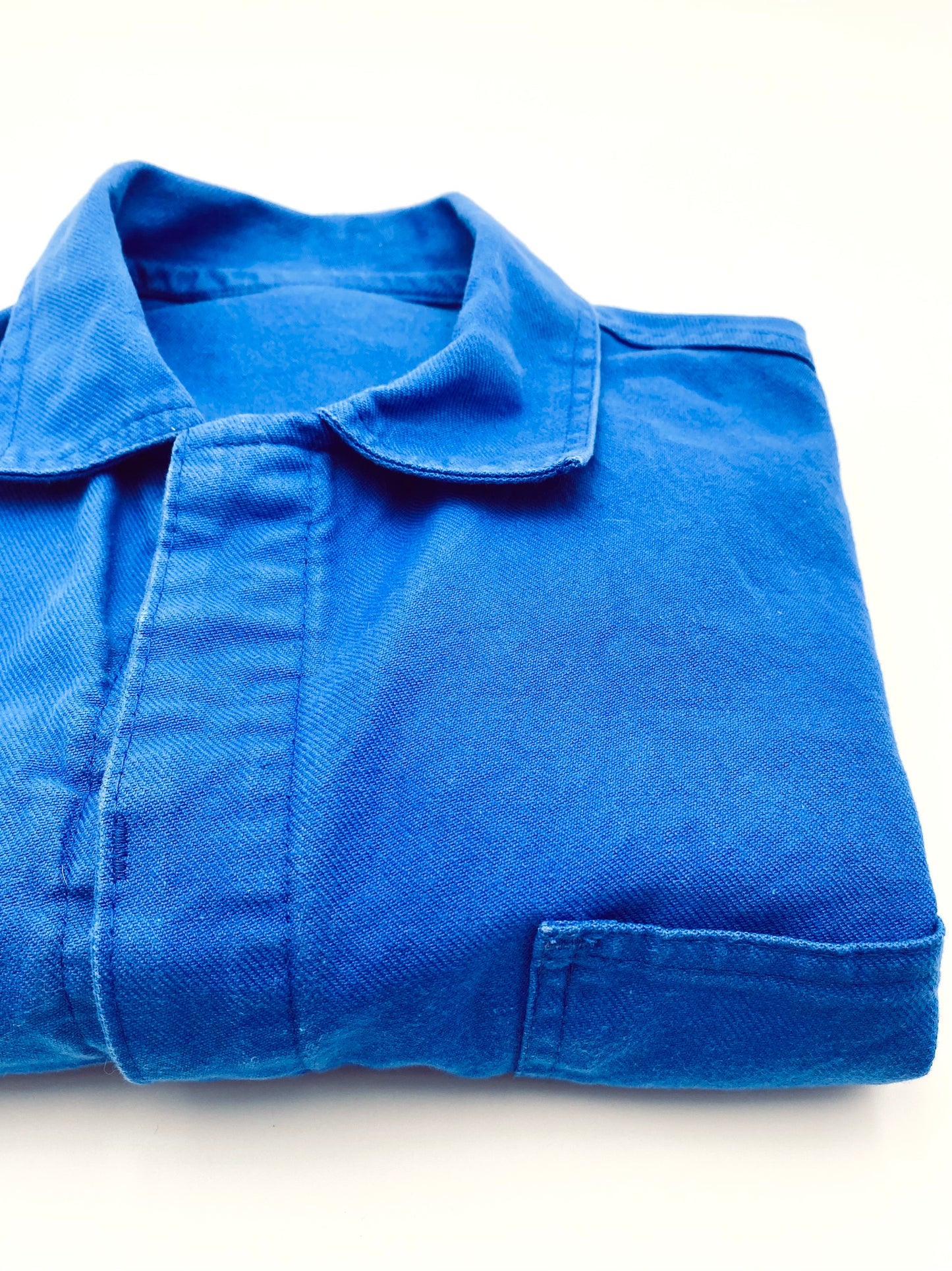 Le bleu de travail cobalt