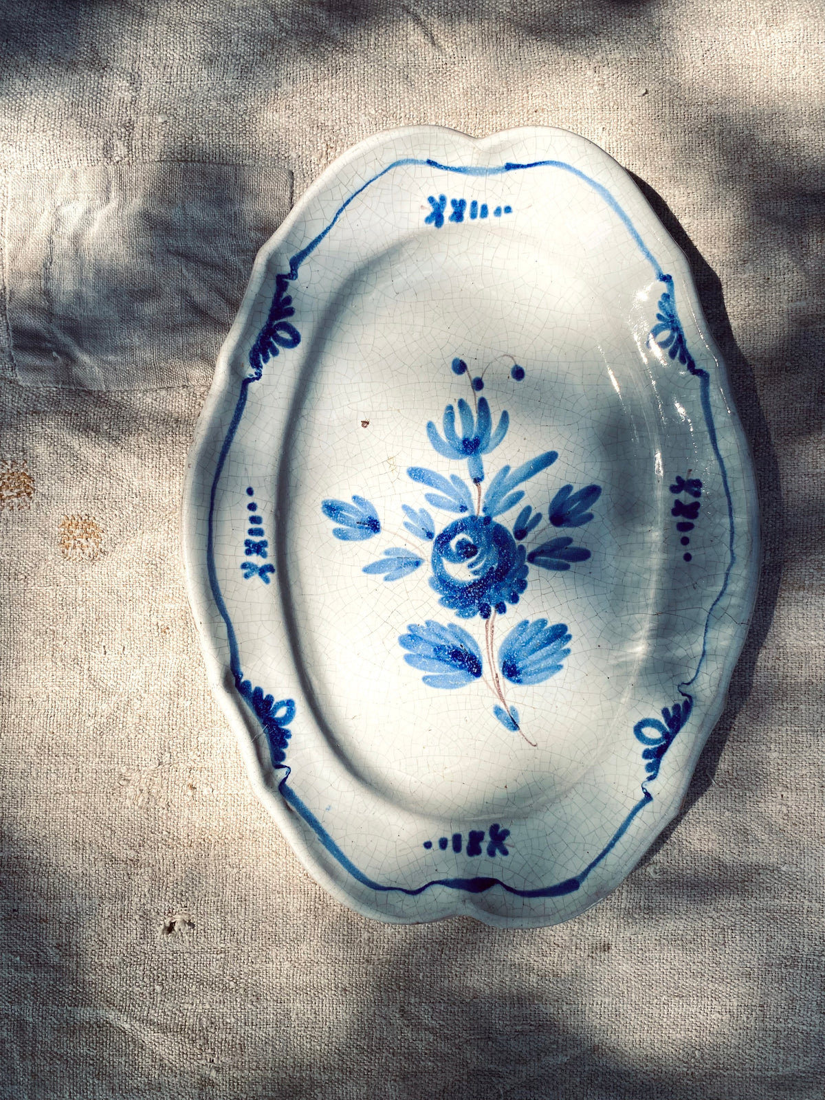 Le vieux plat ovale