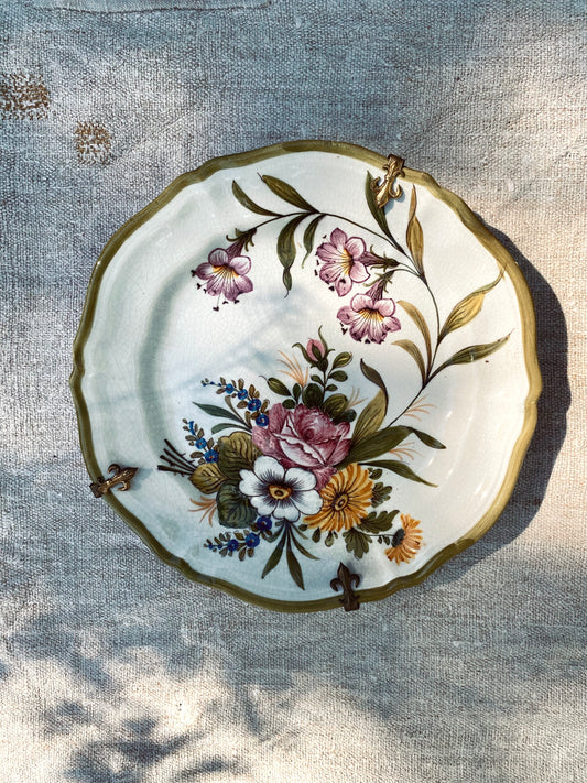 L'ancienne assiette à fleurs