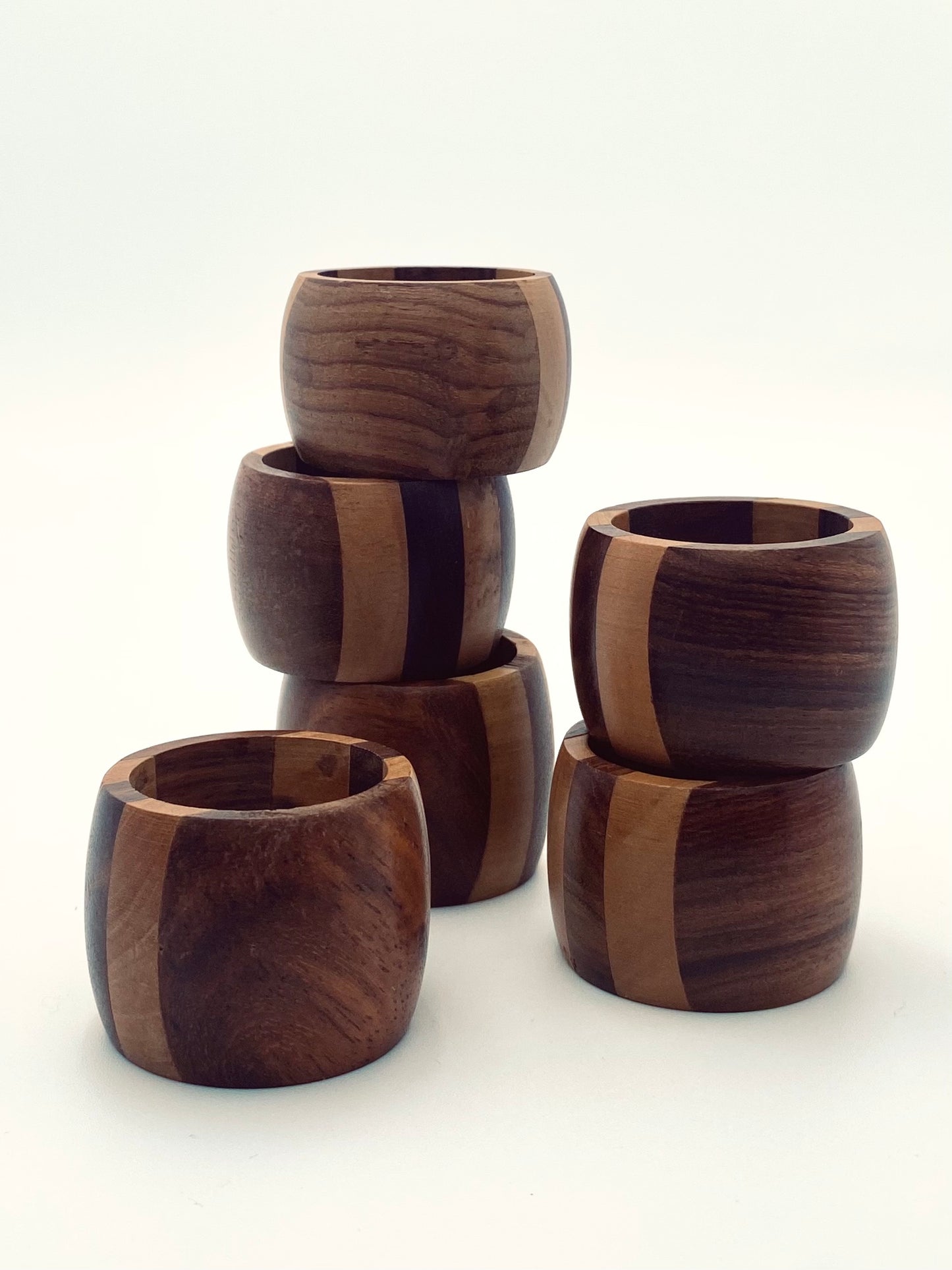 Les rondes de serviette en bois
