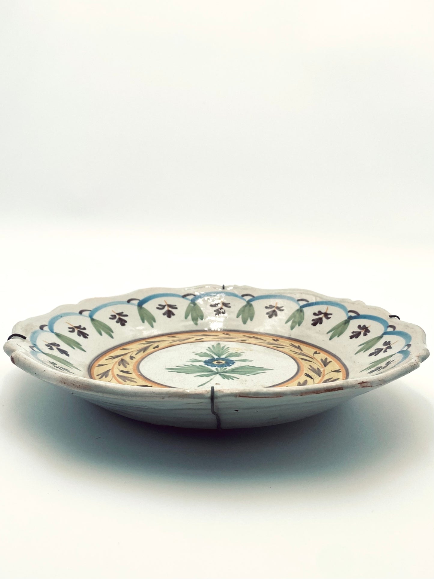 L'assiette à fleurs pour la mur