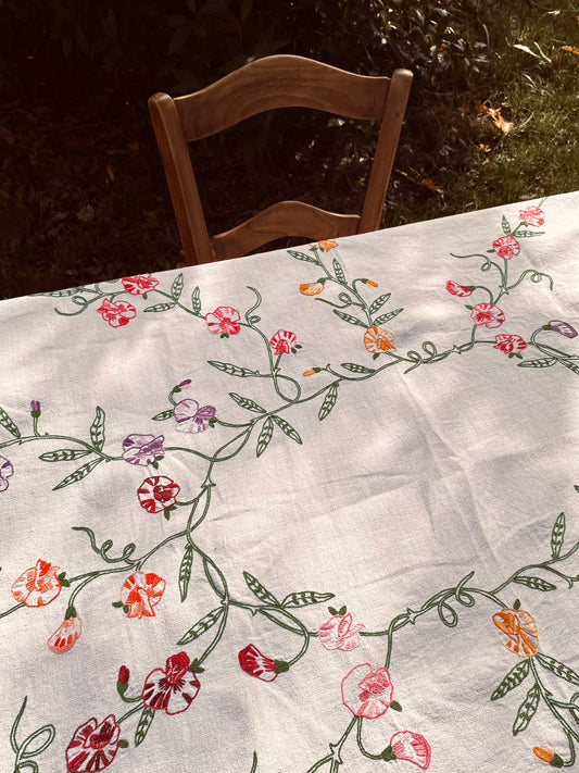 La vieille nappe à fleurs