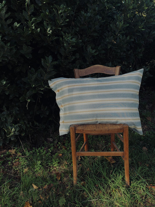 La housse de coussin rayée extra-large