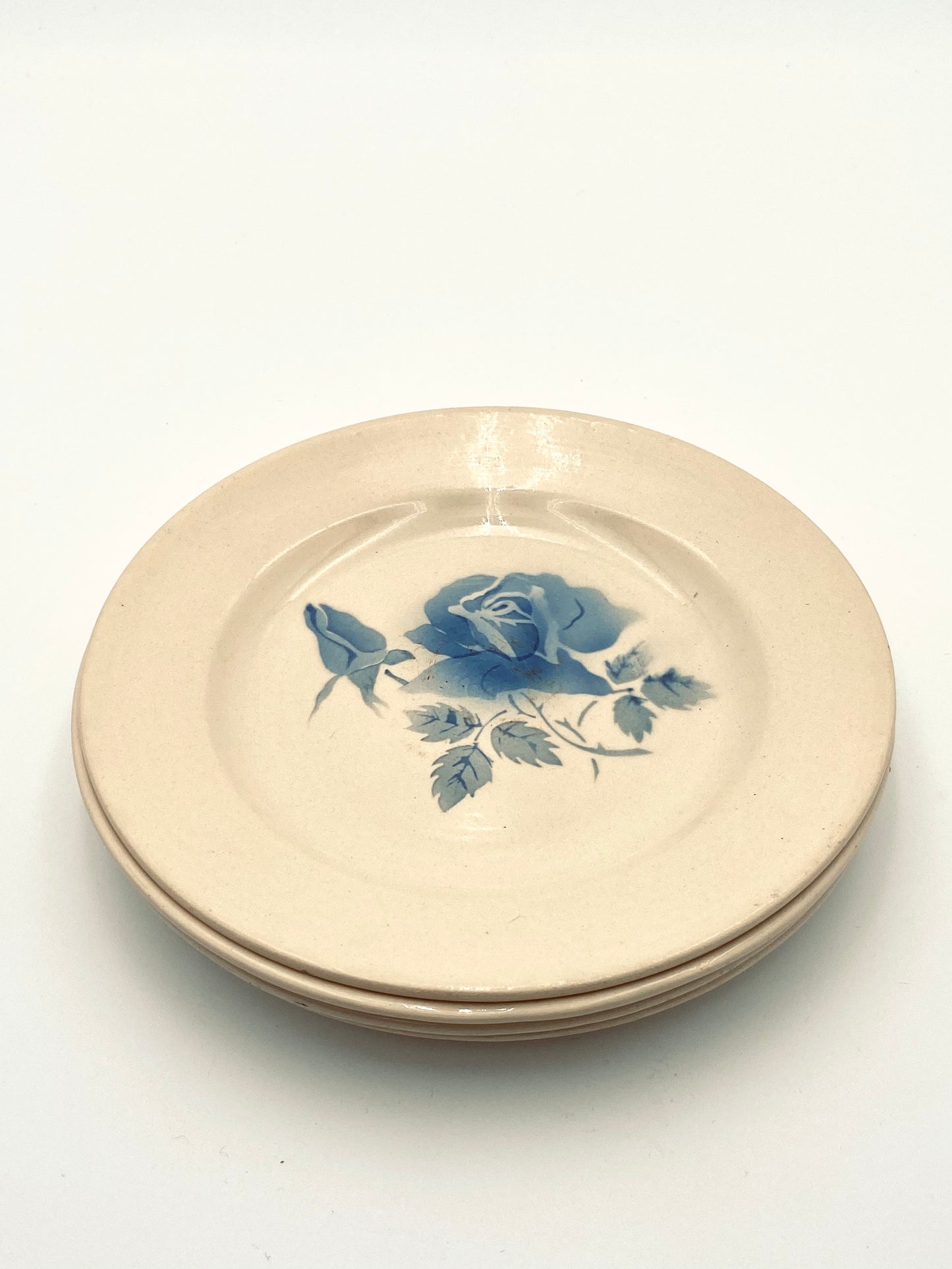 Les assiettes des roses bleues