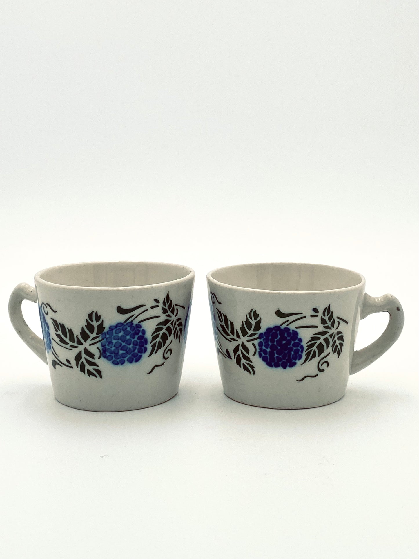 Les petites tasses fleuries