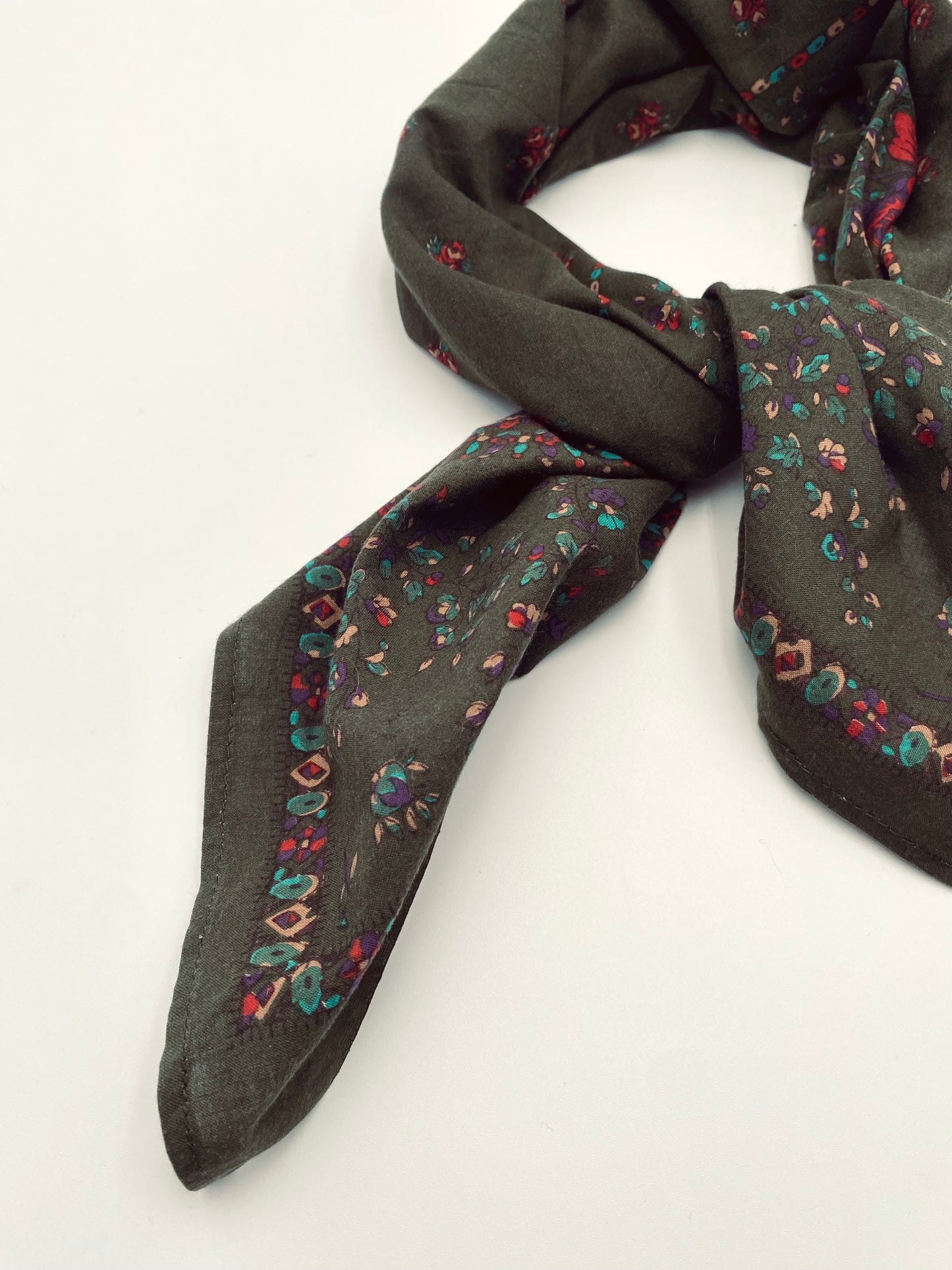 Le grand foulard vintage Souleaido