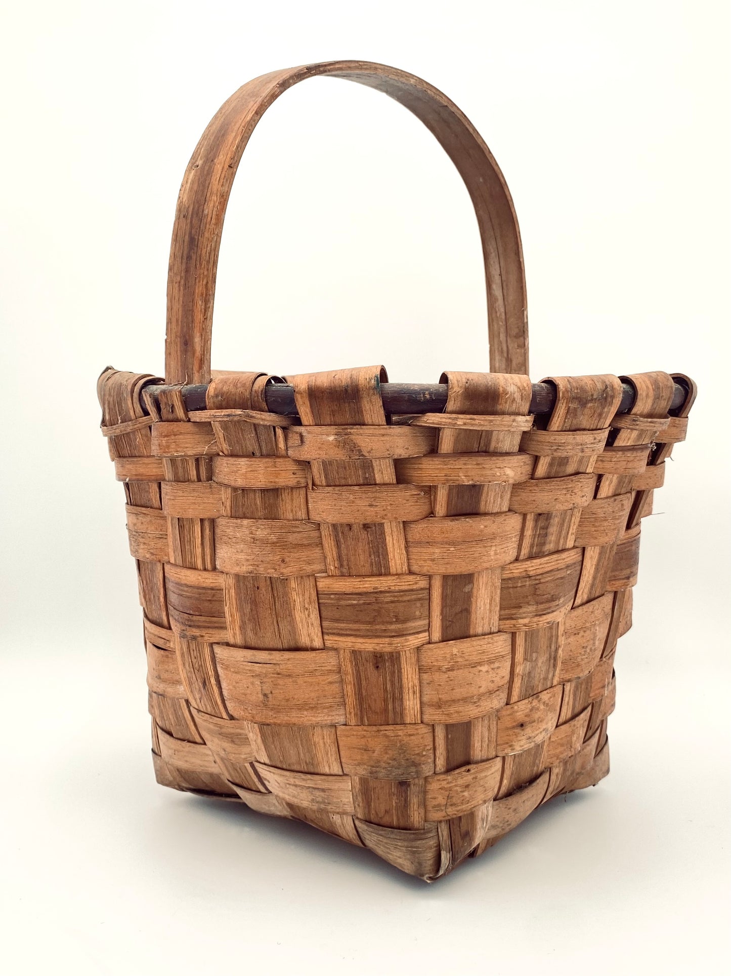 Le panier en bois de châtaignier