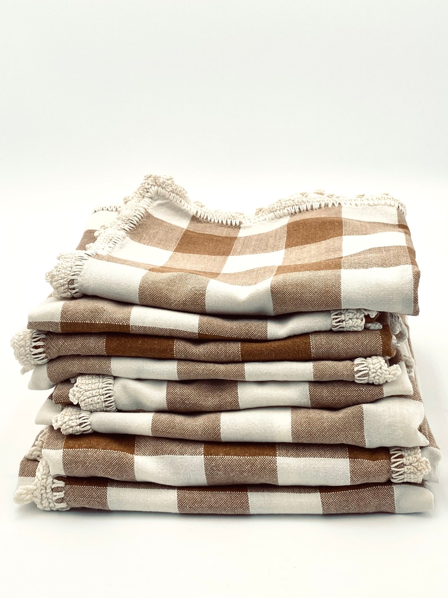 Les serviettes à carreaux vichy marron