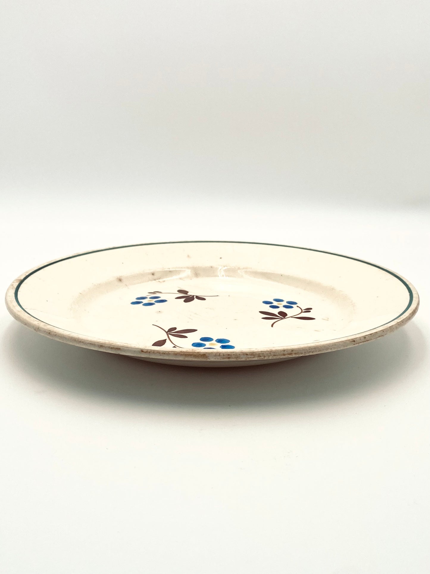 La grande assiette à fleurs