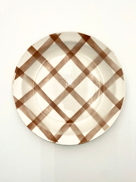 La grande assiette à carreaux marron