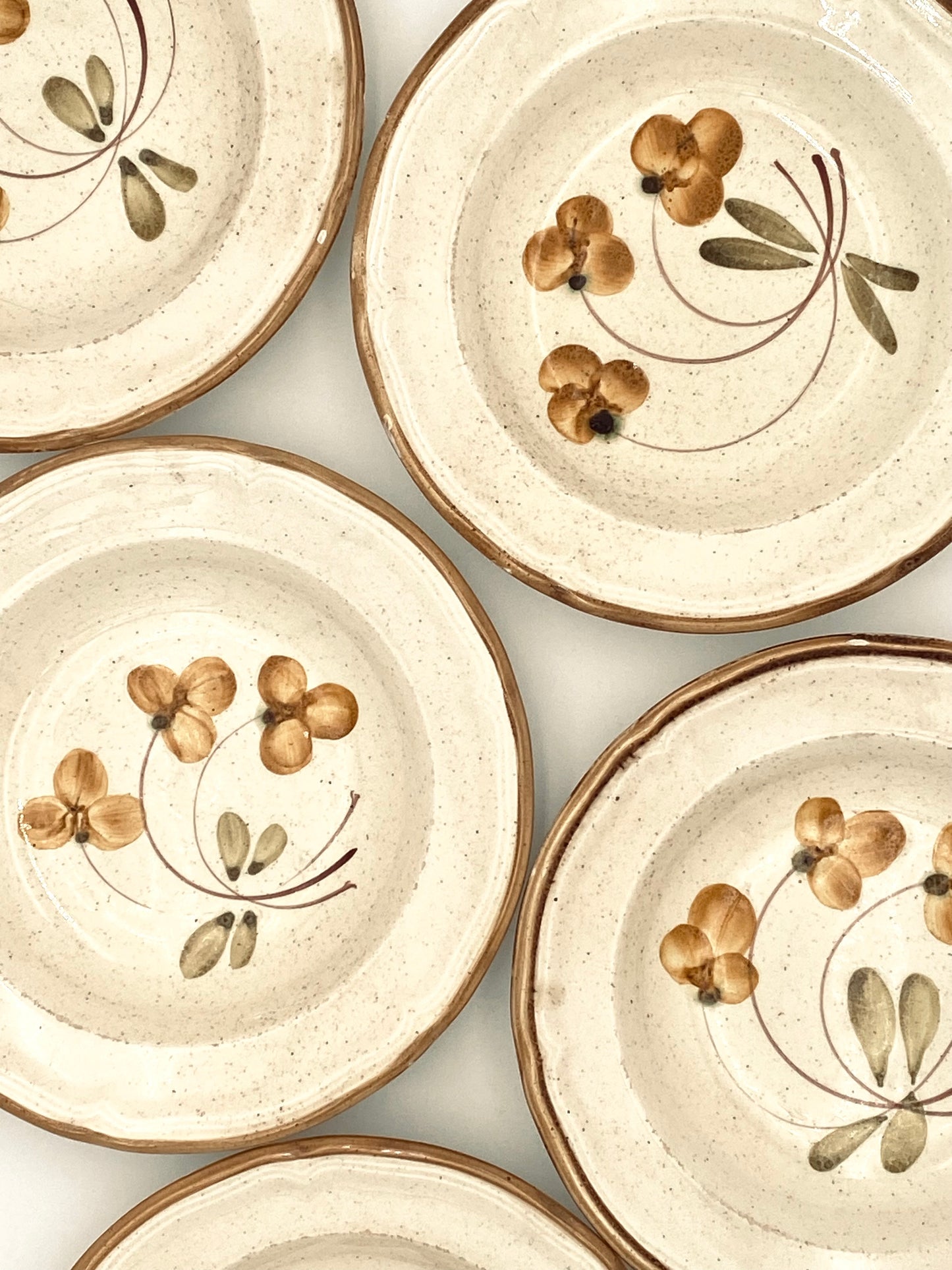 Les assiettes fleuries
