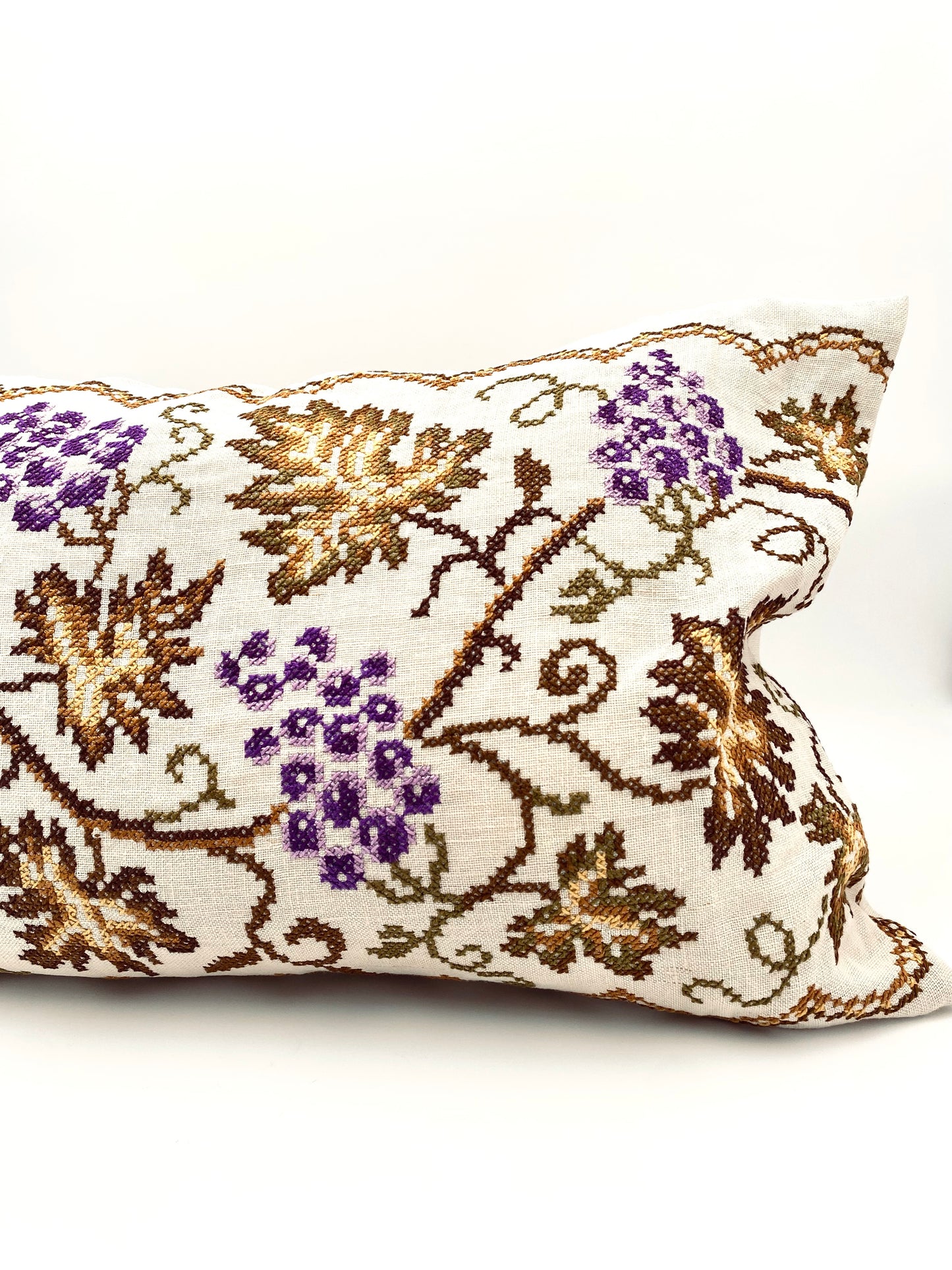 La taie d'oreiller brodée à la main