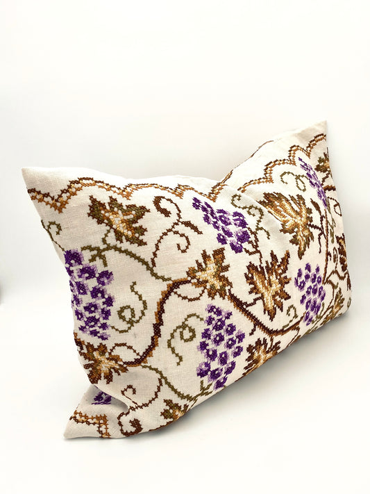 La taie d'oreiller brodée à la main