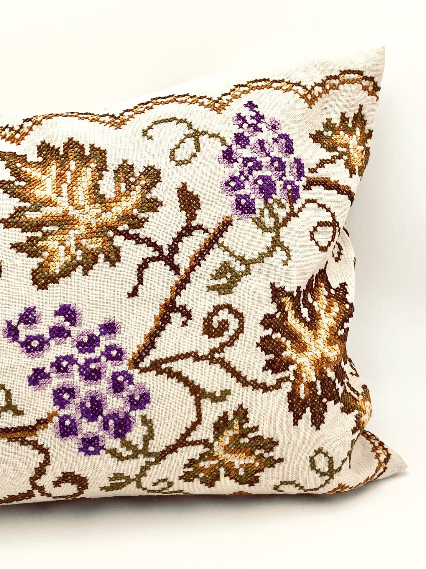 La taie d'oreiller brodée à la main