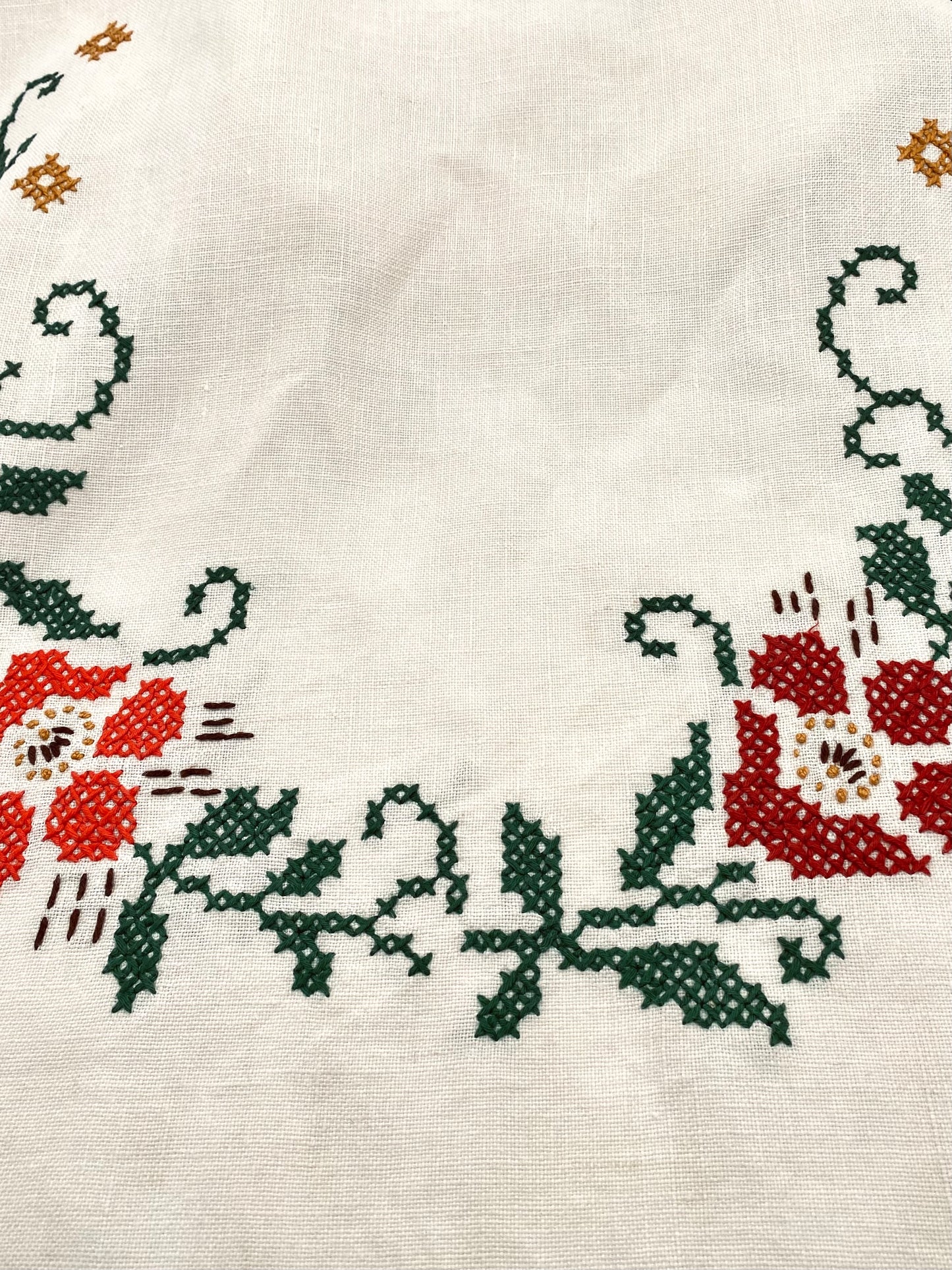 La nappe brodée à la main
